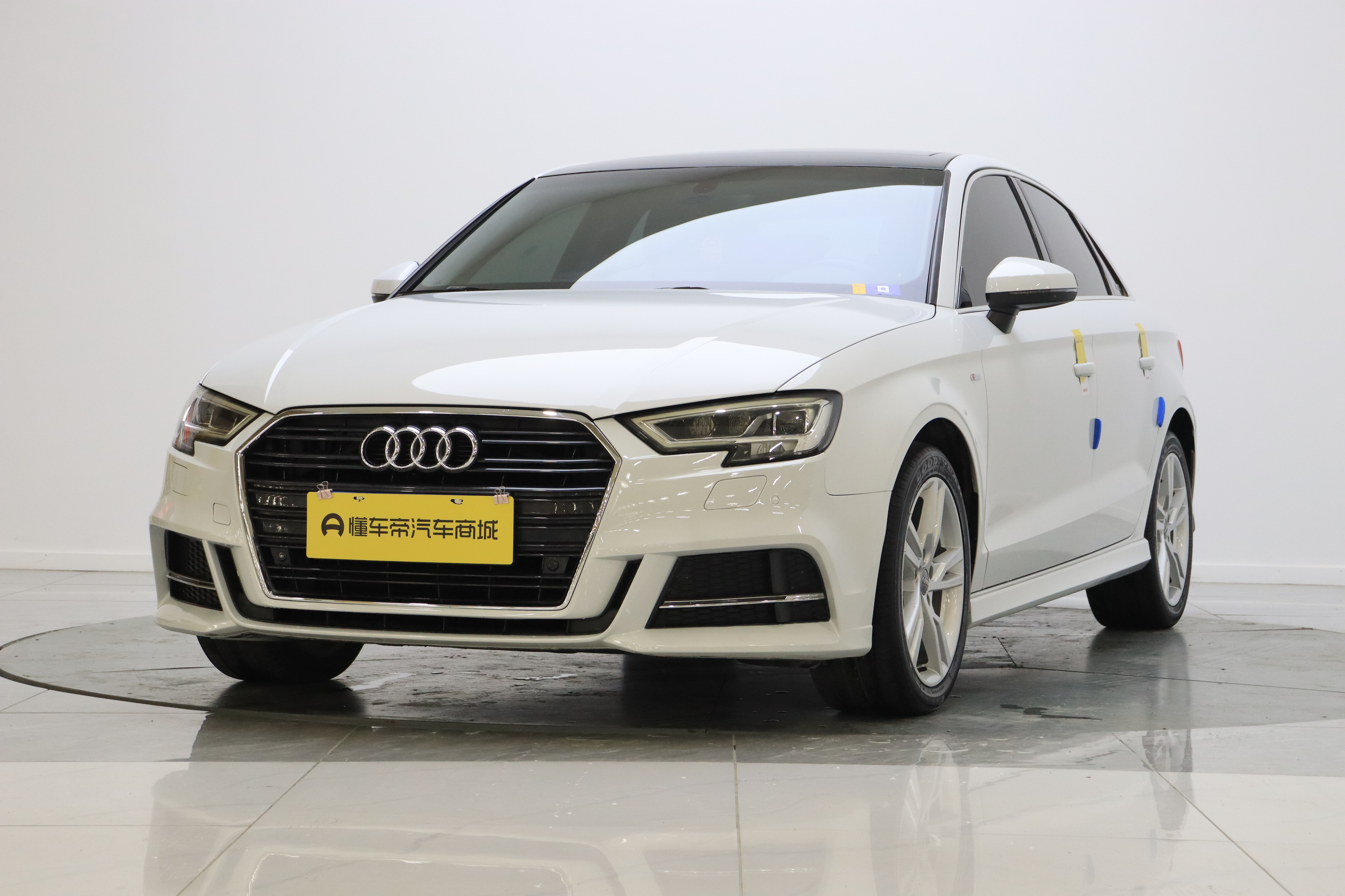 Audi A3 2019 car image 