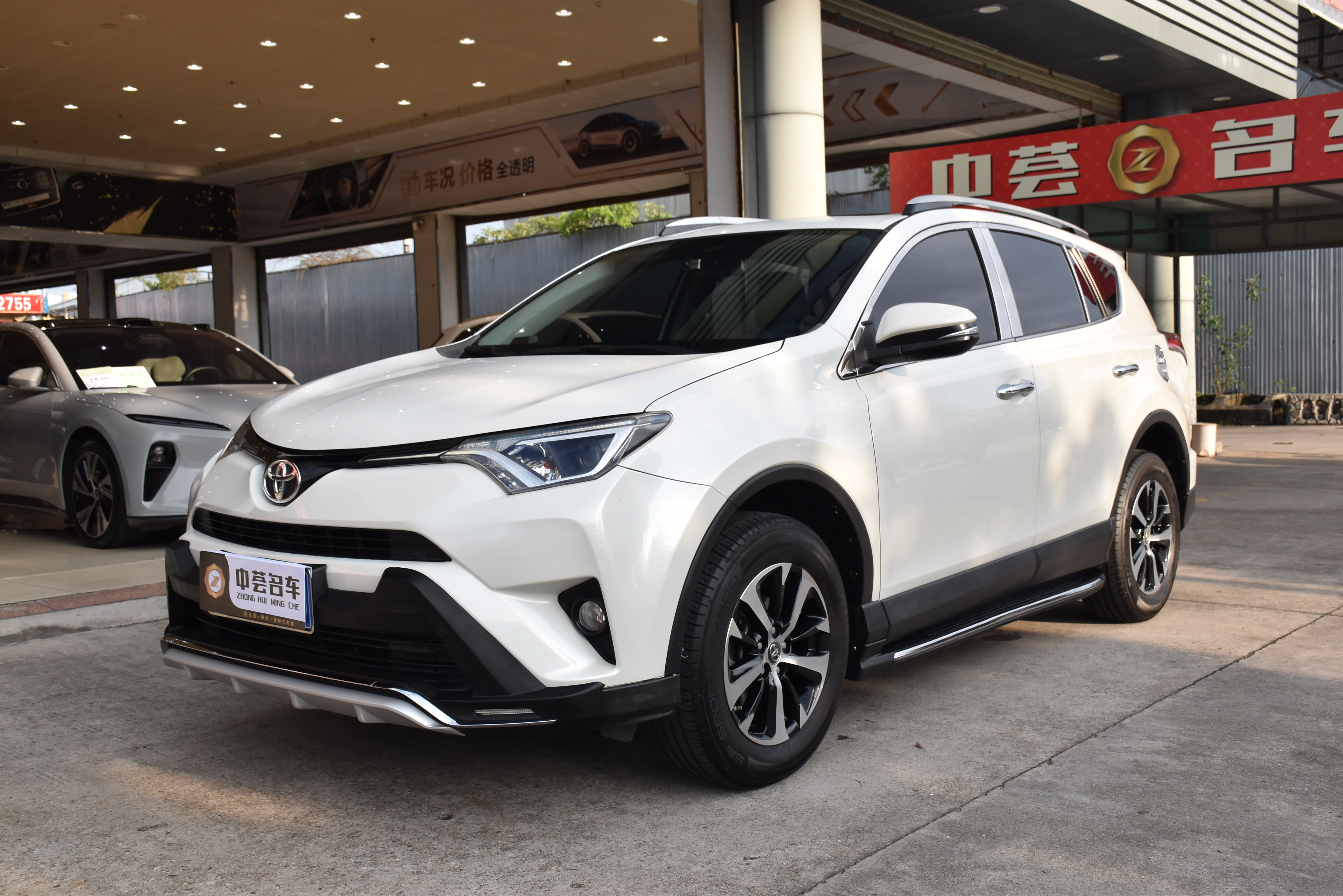 Toyota RAV4 2019 car image 