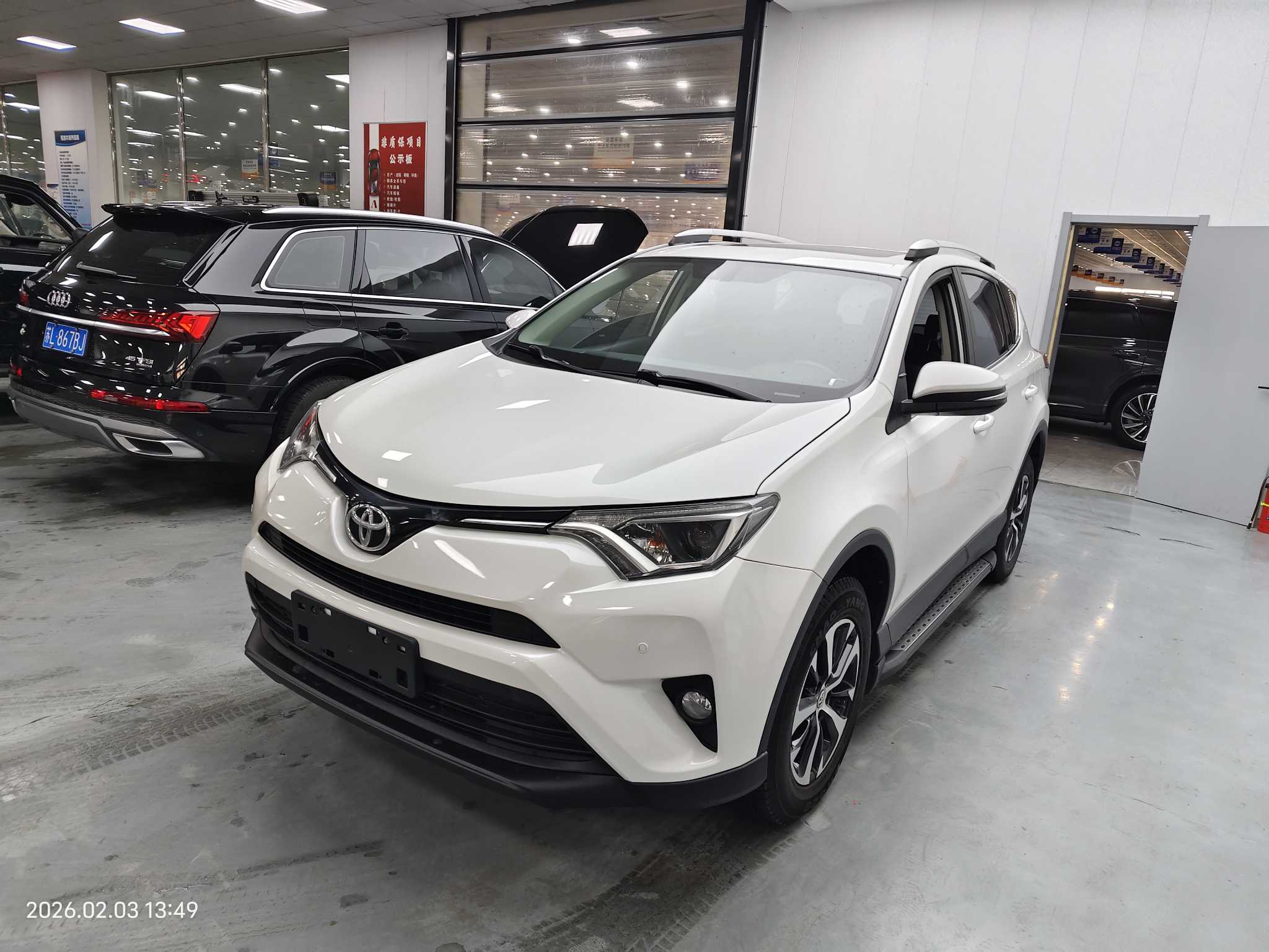 Toyota RAV4 2019 car image 