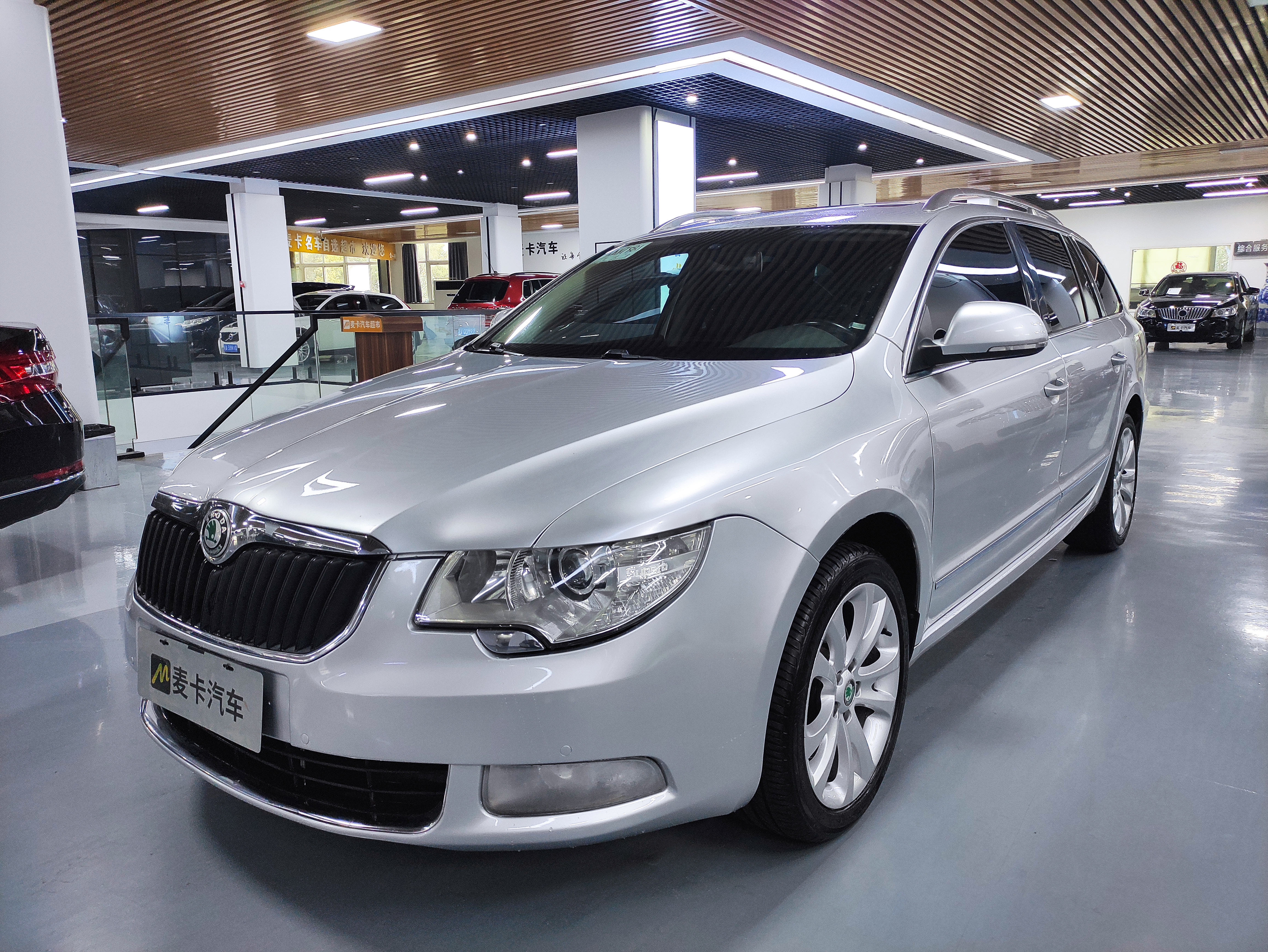 Skoda Superb Combi 2014 صورة سيارة 