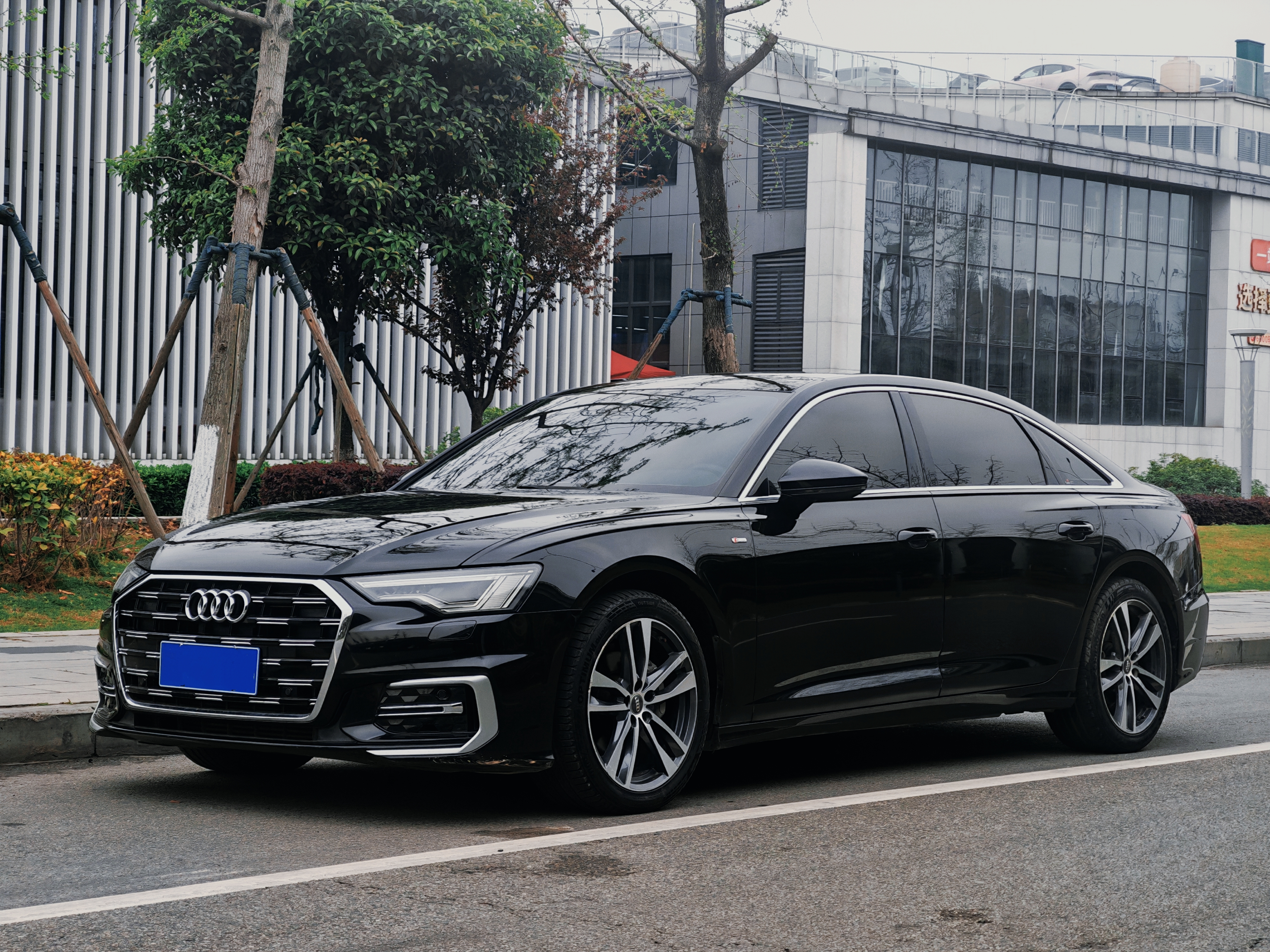 Audi A6L 2019 汽车图片 