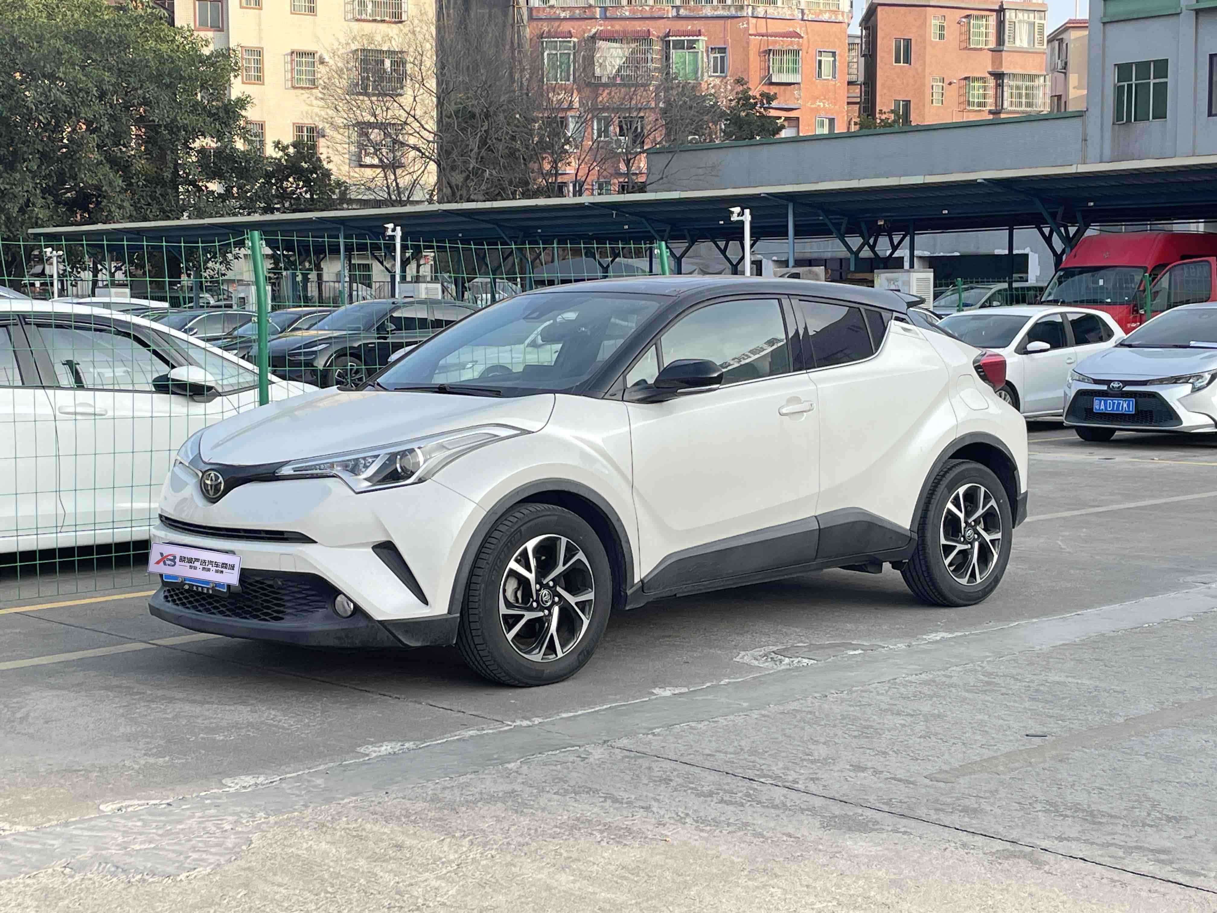 Toyota C-HR 2019 car image 
