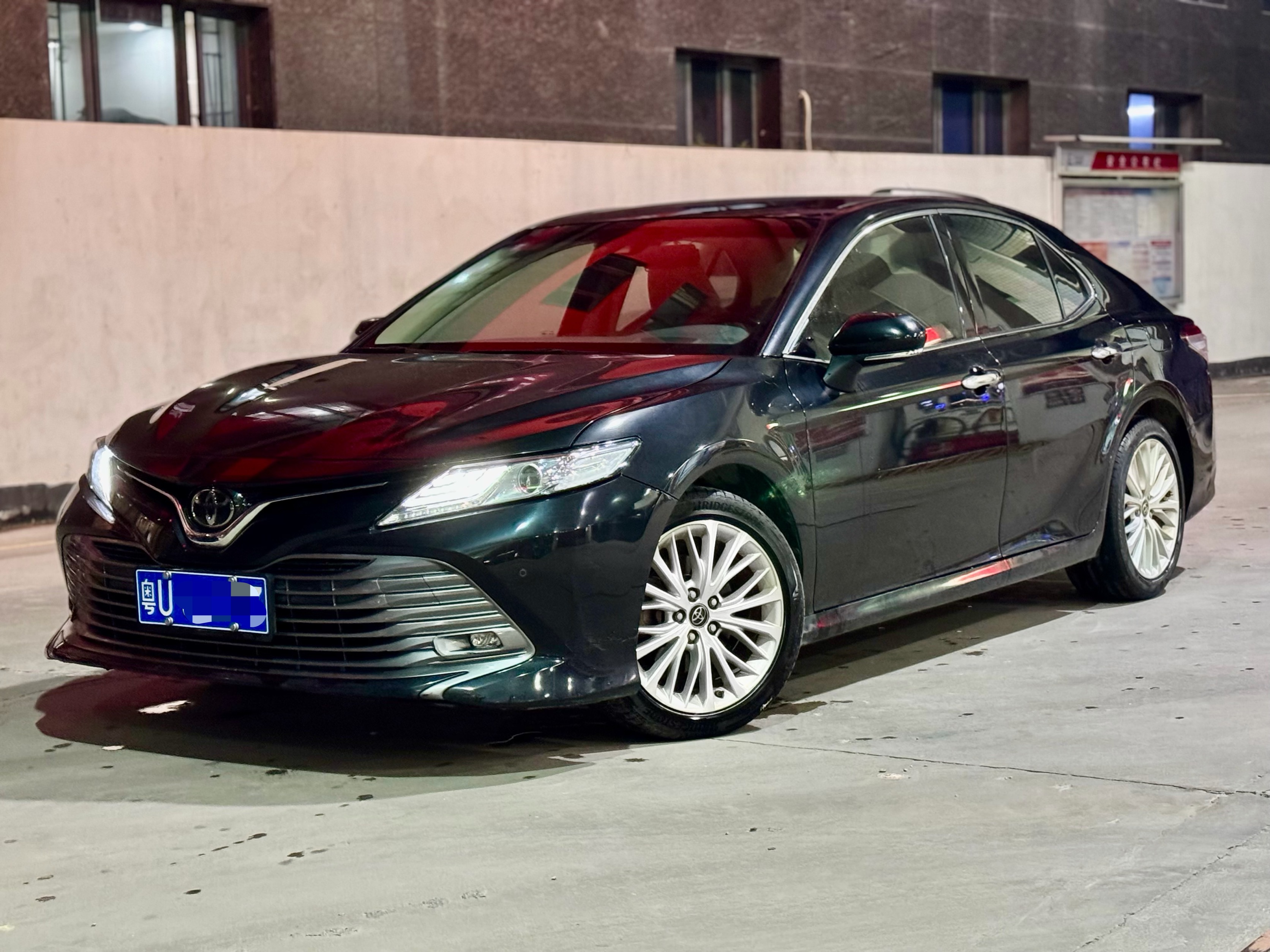 Toyota Camry 2019 car image 