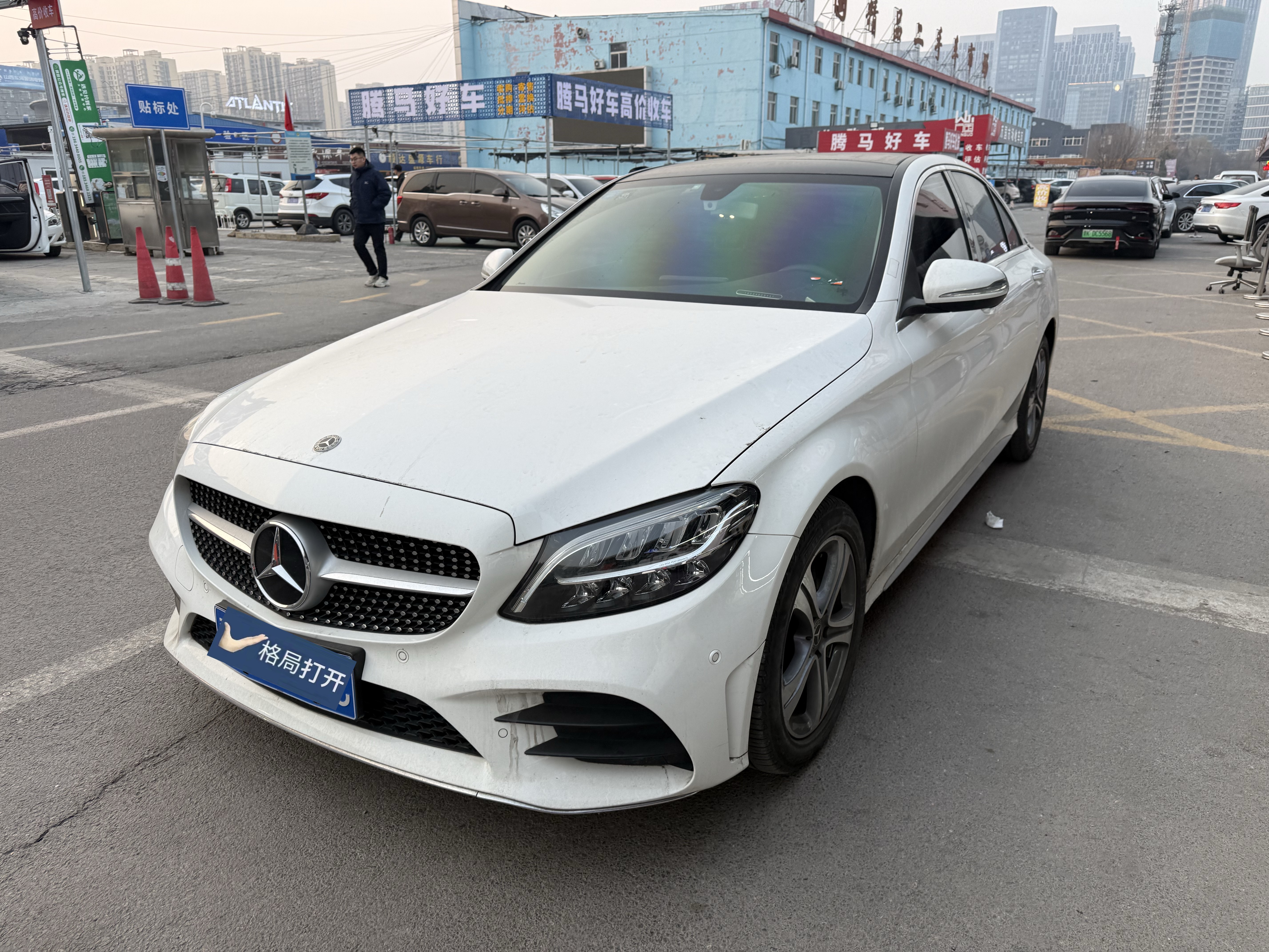 Mercedes-Benz C Class 2019 car image 