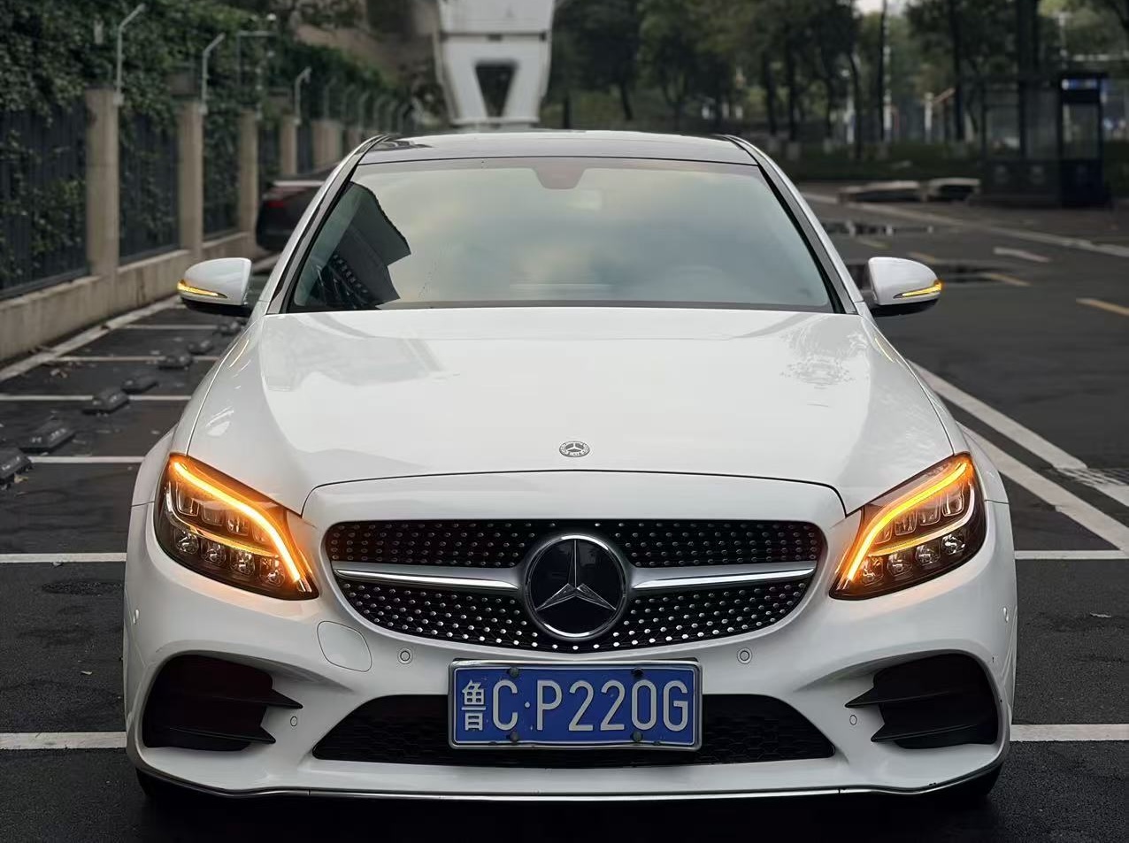 Mercedes-Benz C Class 2018 car image 