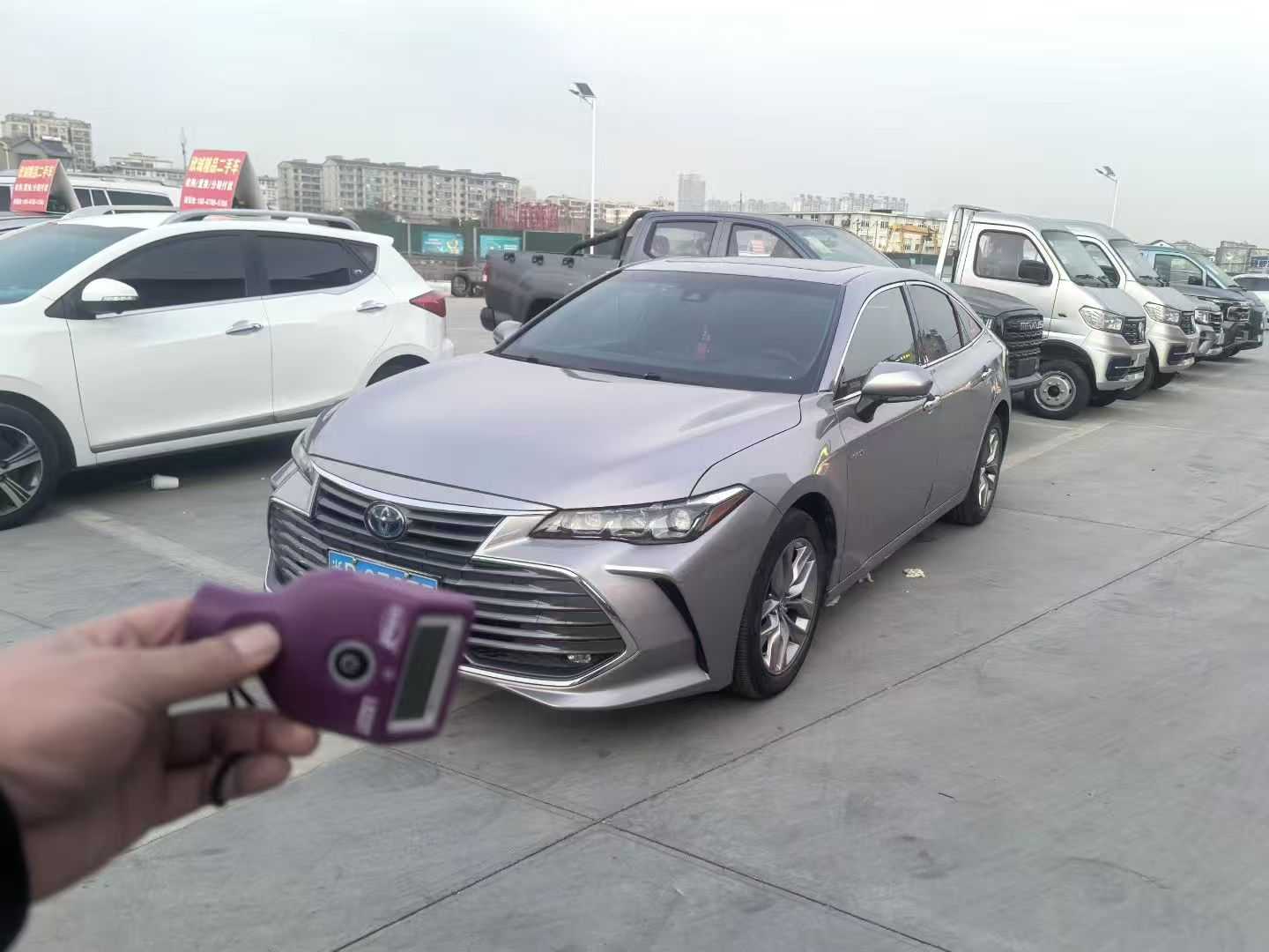 Toyota Avalon 2019 car image 