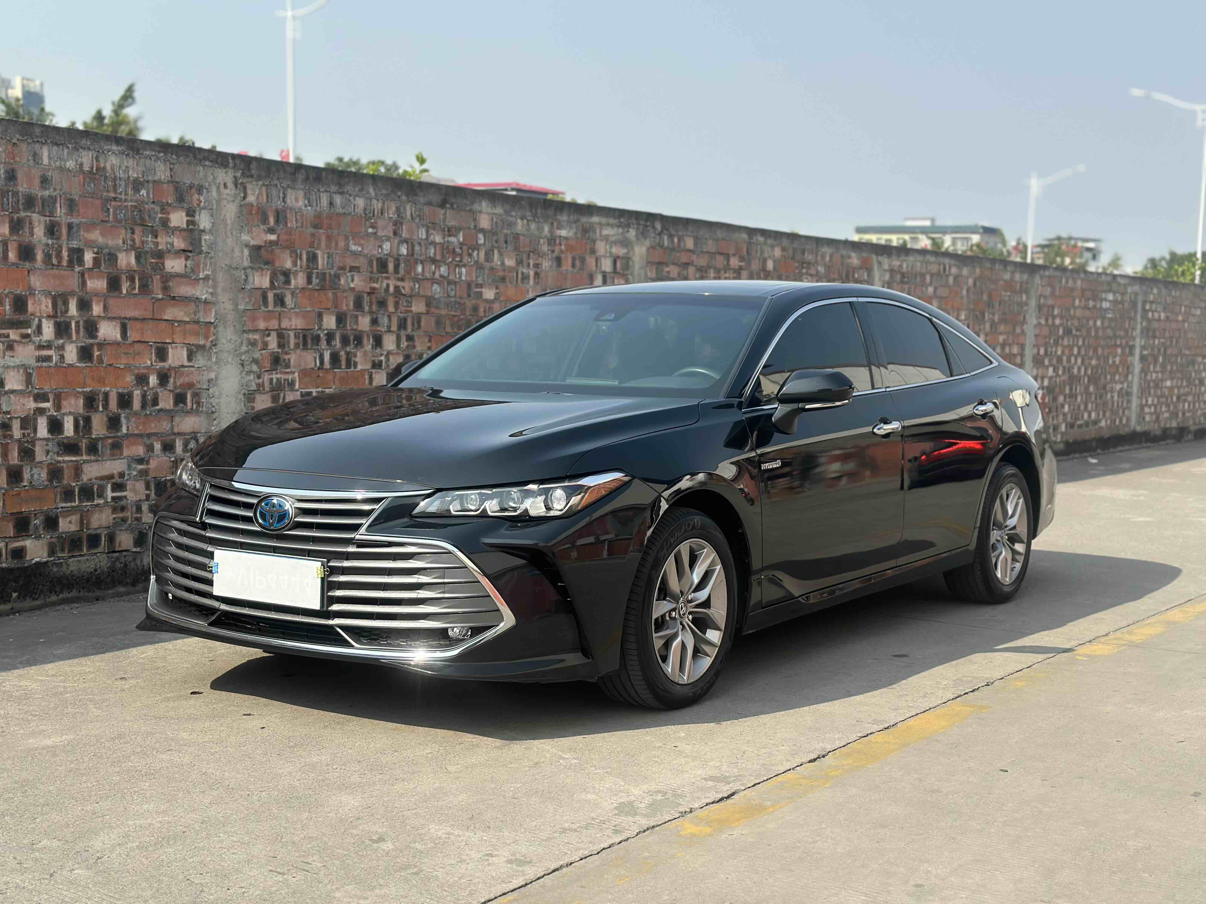 Toyota Avalon 2021 car image 
