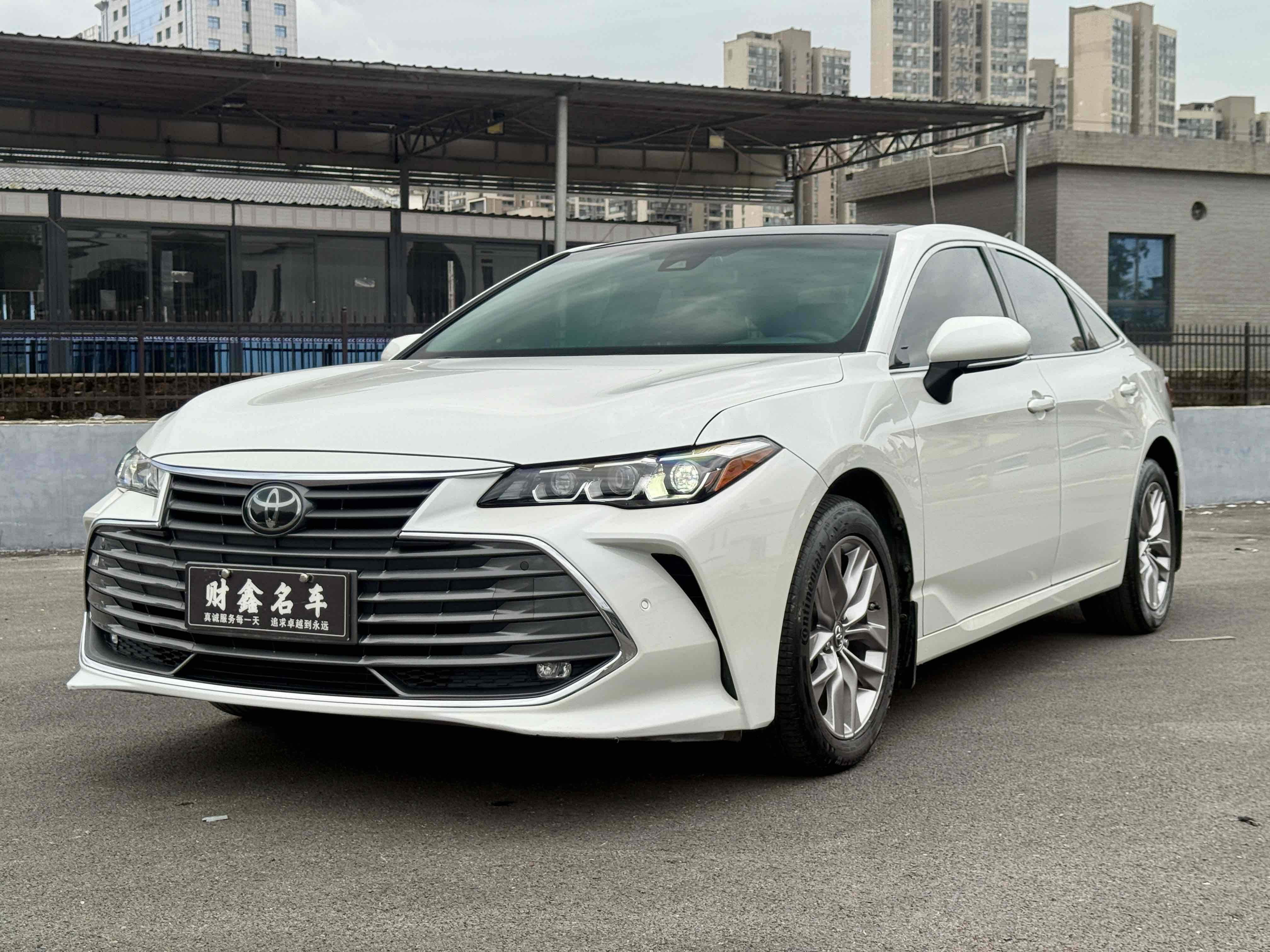 Toyota Avalon 2020 car image 