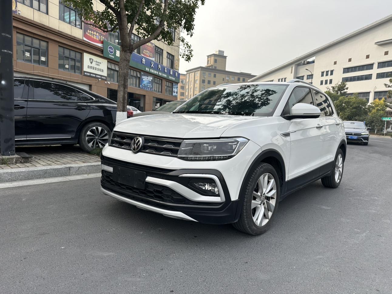 Volkswagen 2019 car image 