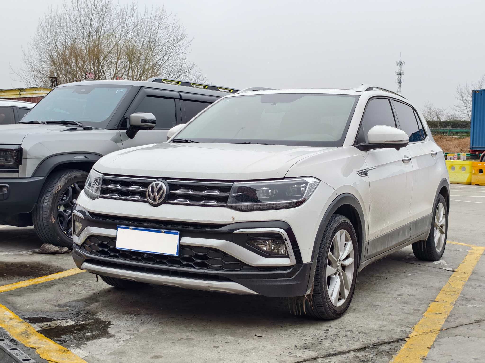Volkswagen T-Cross 2020 Volkswagen T-Cross 2020 car image