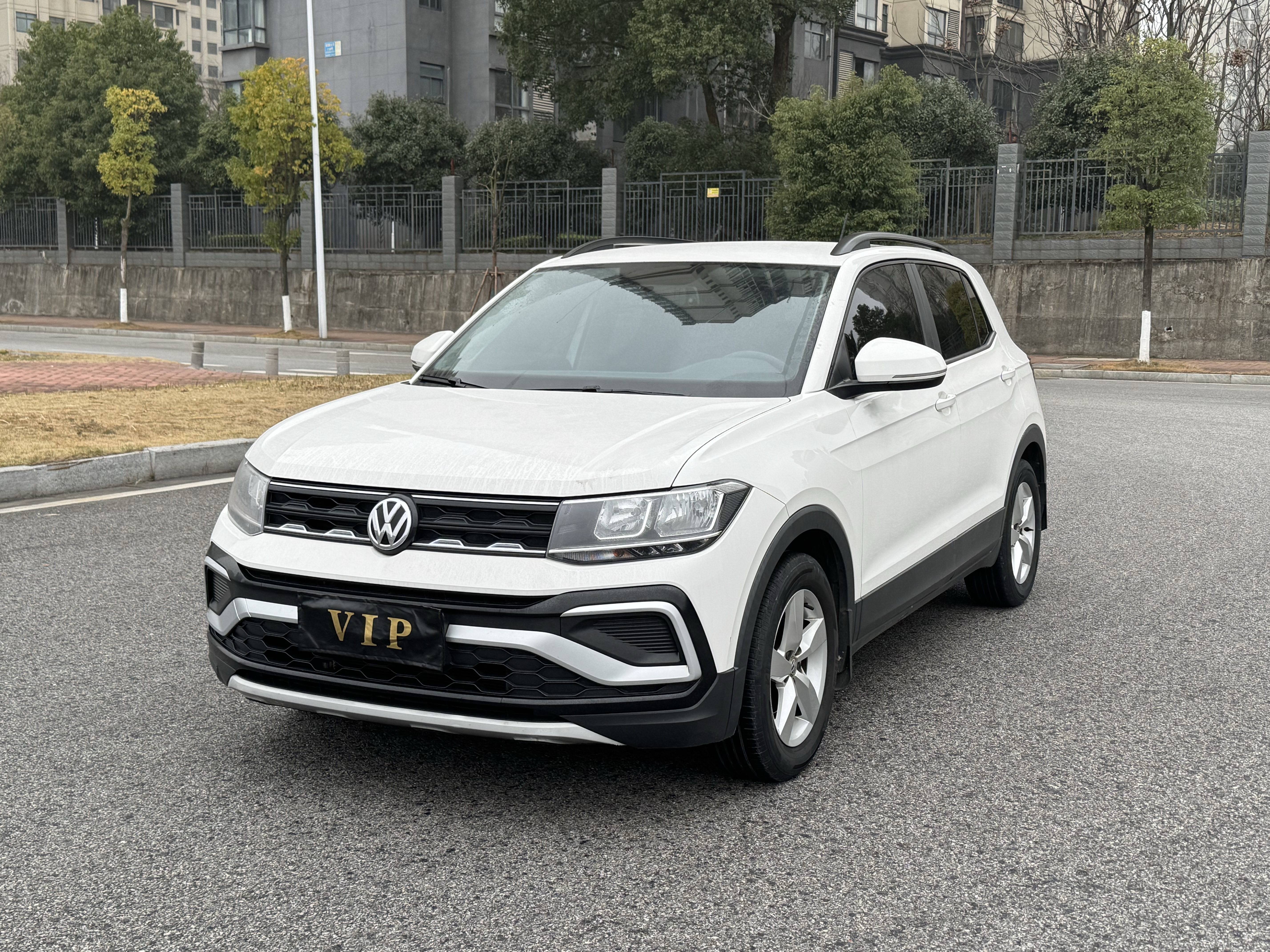 Volkswagen T-Cross 2020 Volkswagen T-Cross 2020 car image