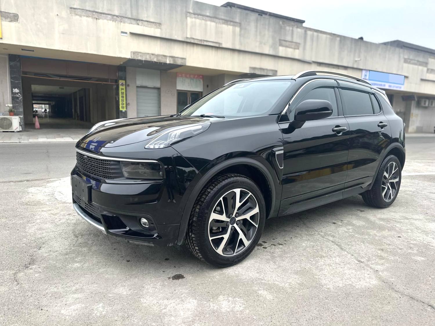 Lynk & Co 2019 Lynk & Co 2019 car image