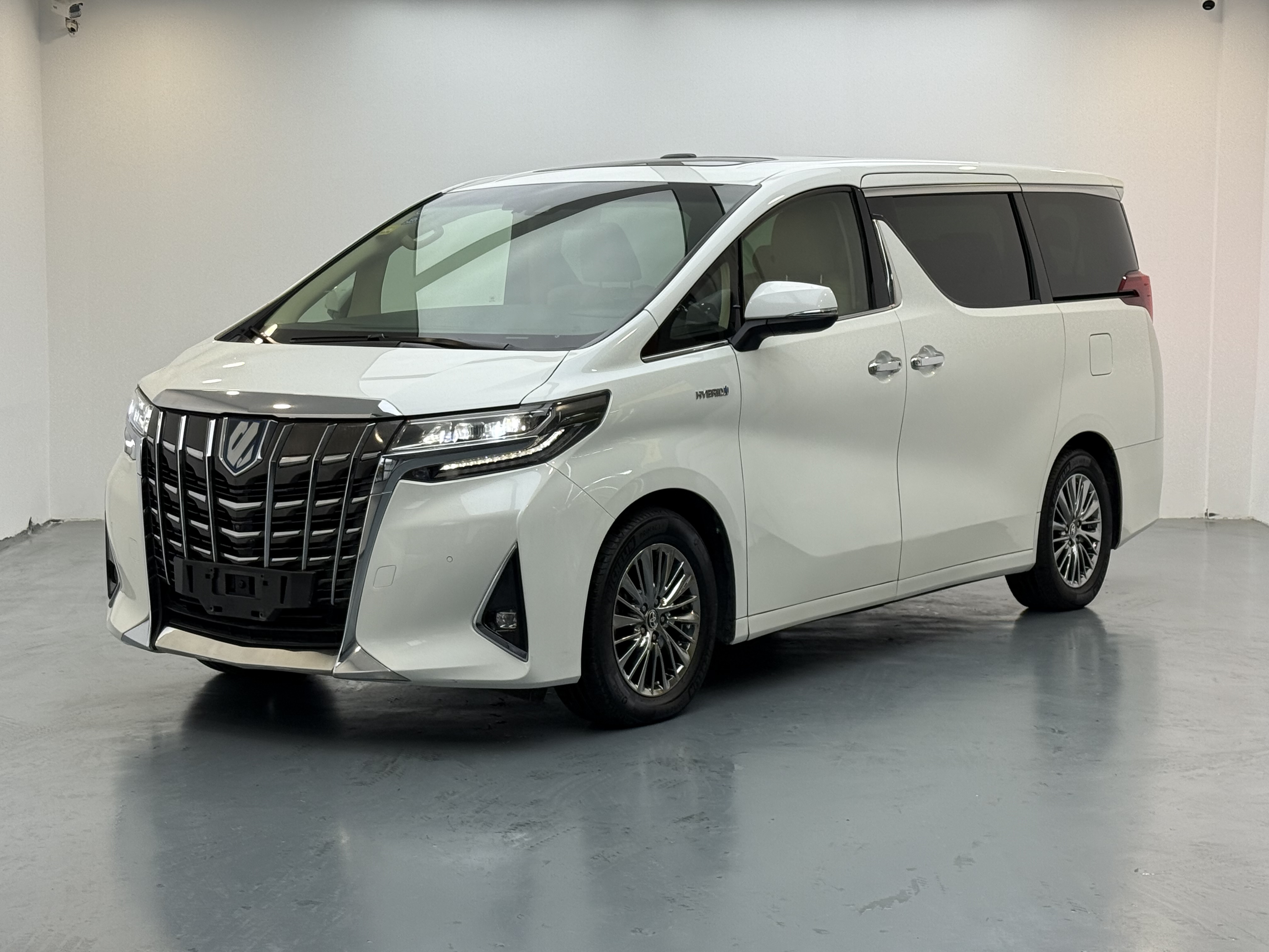 Toyota Alphard 2020 car image 