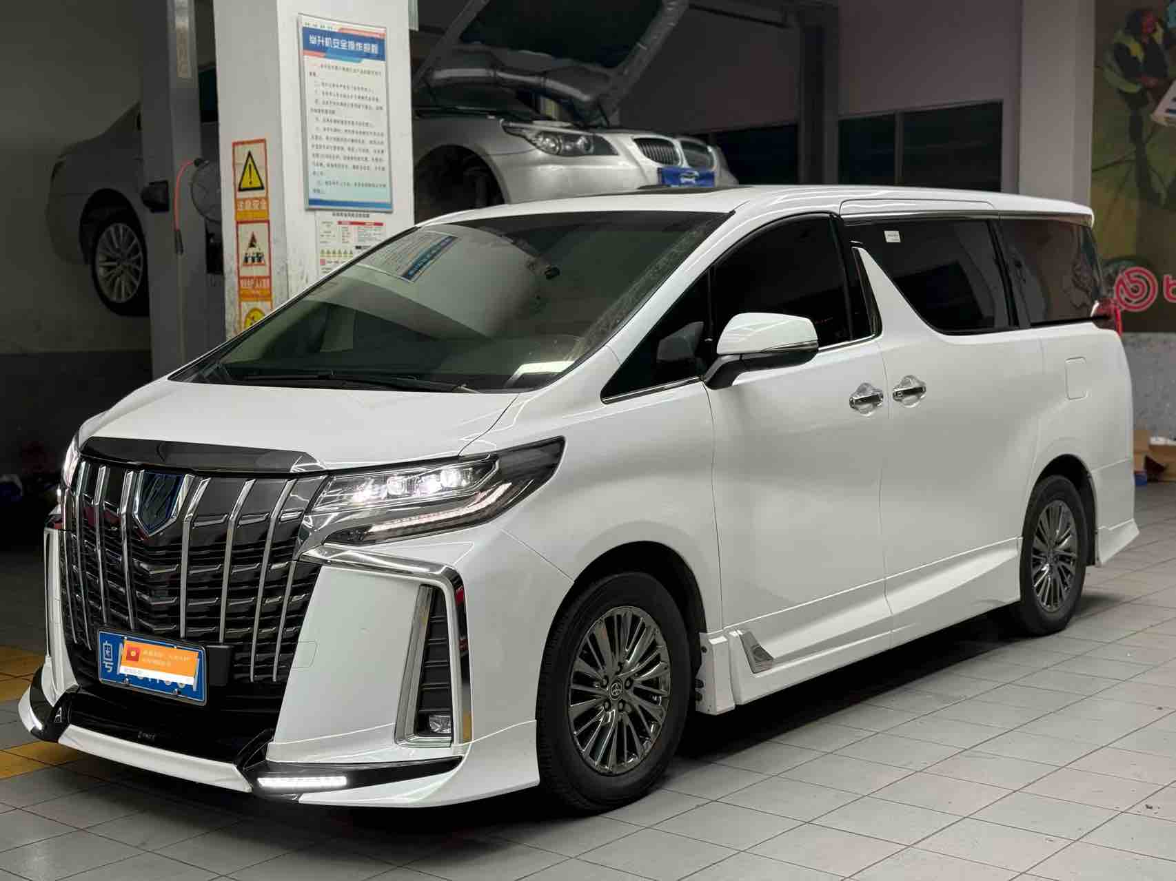 Toyota Alphard 2019 汽车图片 