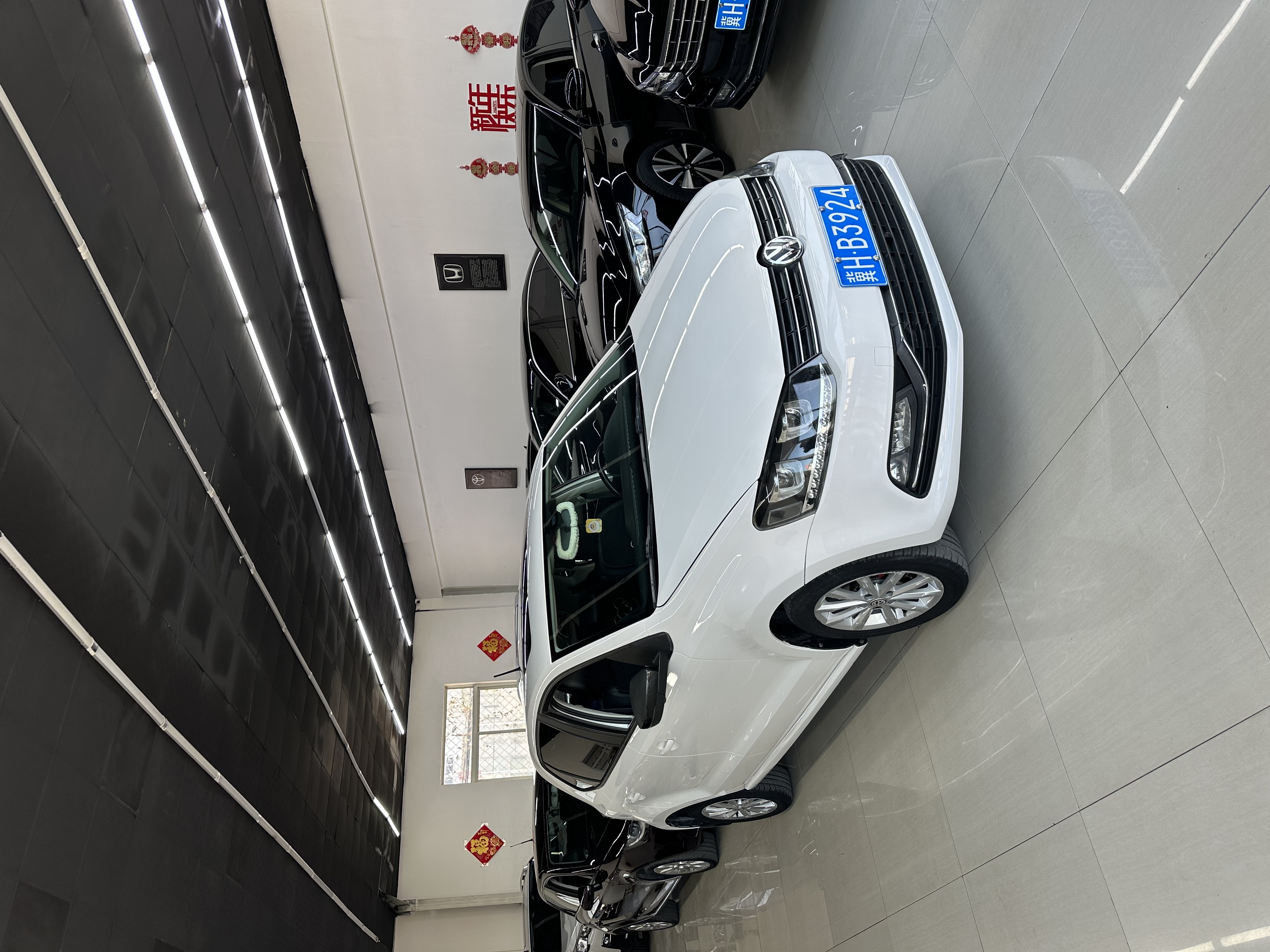 Volkswagen Polo 2015 Volkswagen Polo 2015 car image