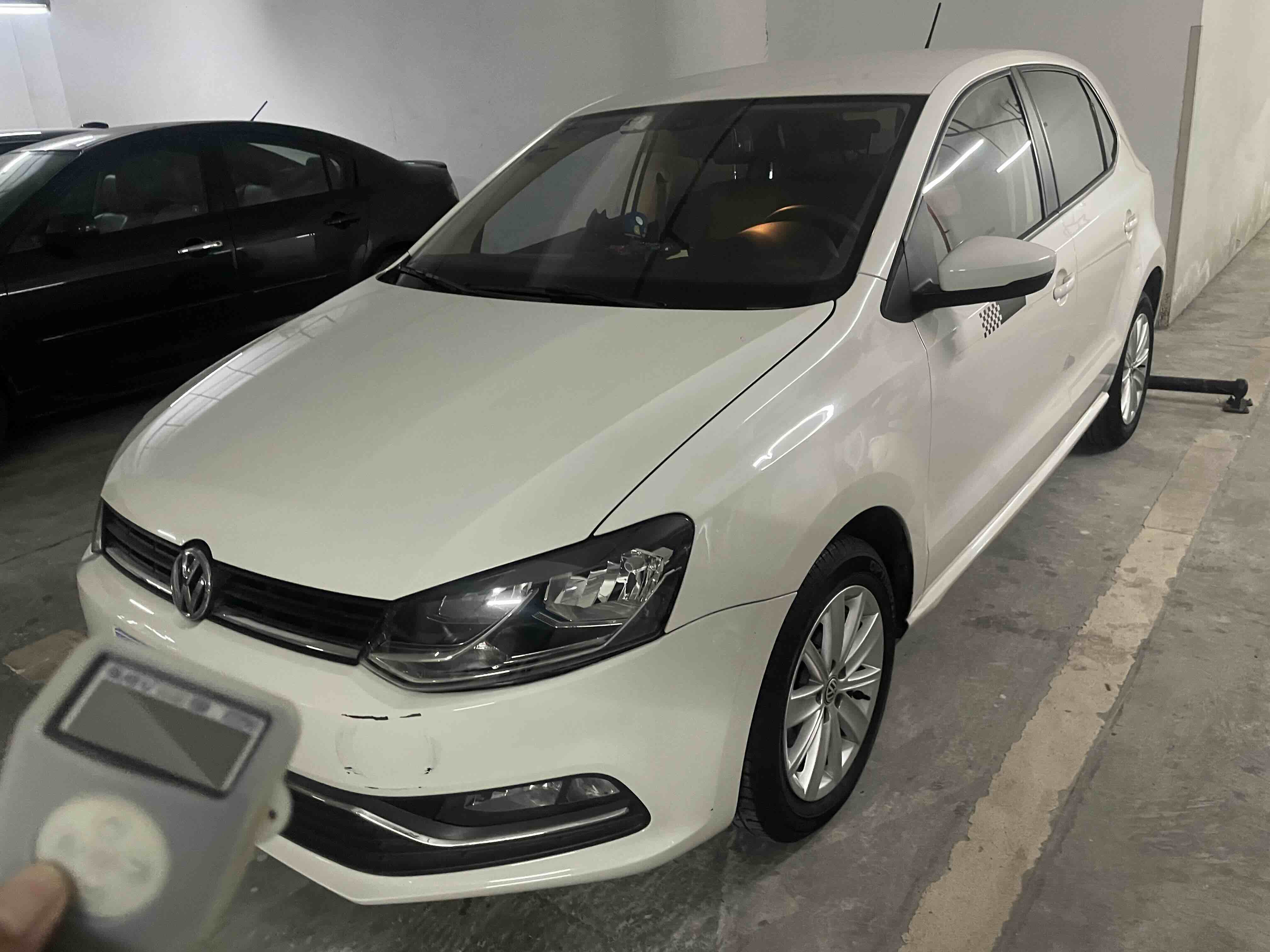 Volkswagen Polo 2015 Volkswagen Polo 2015 car image