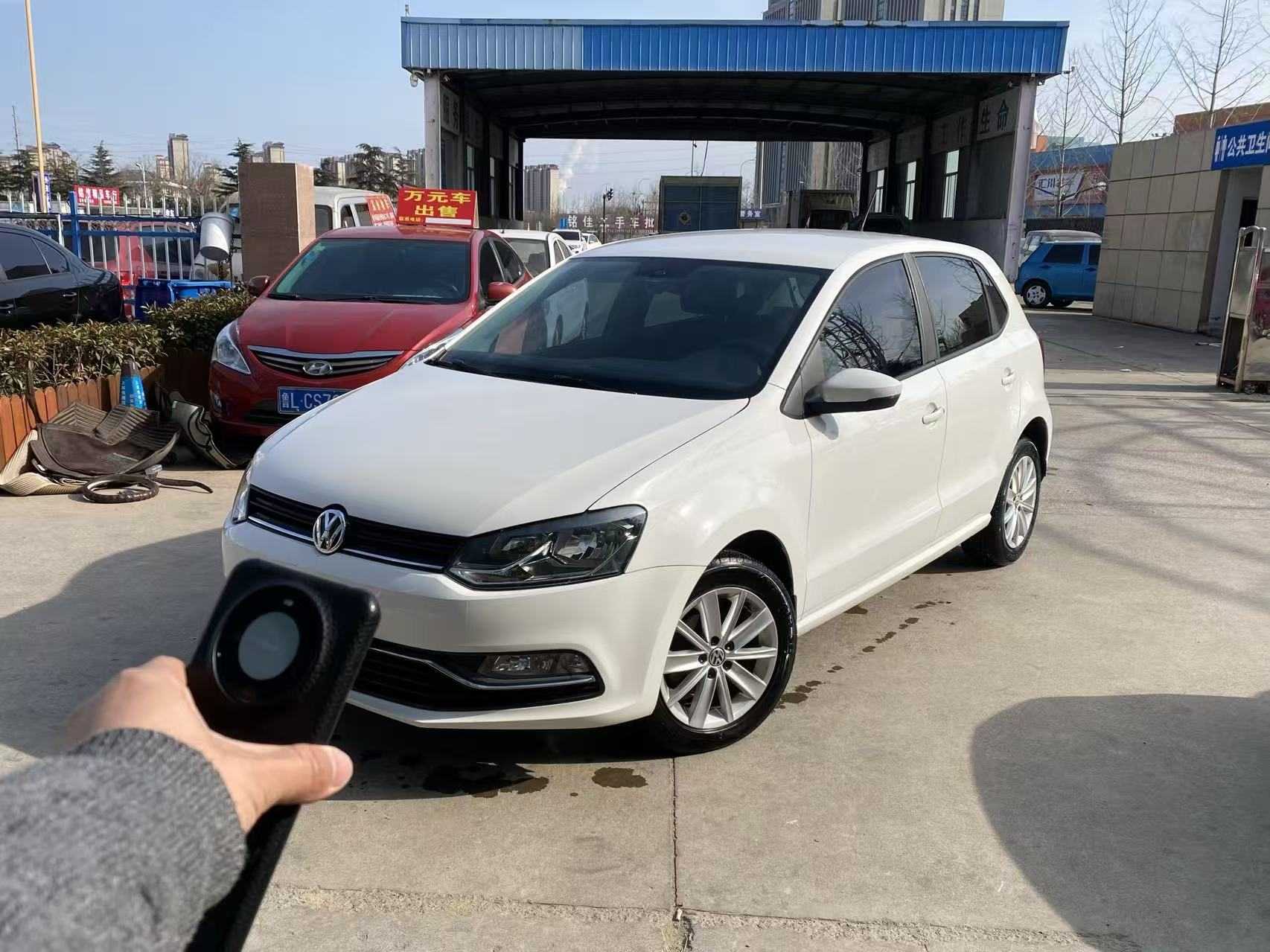 Volkswagen Polo 2015 immagine di auto 