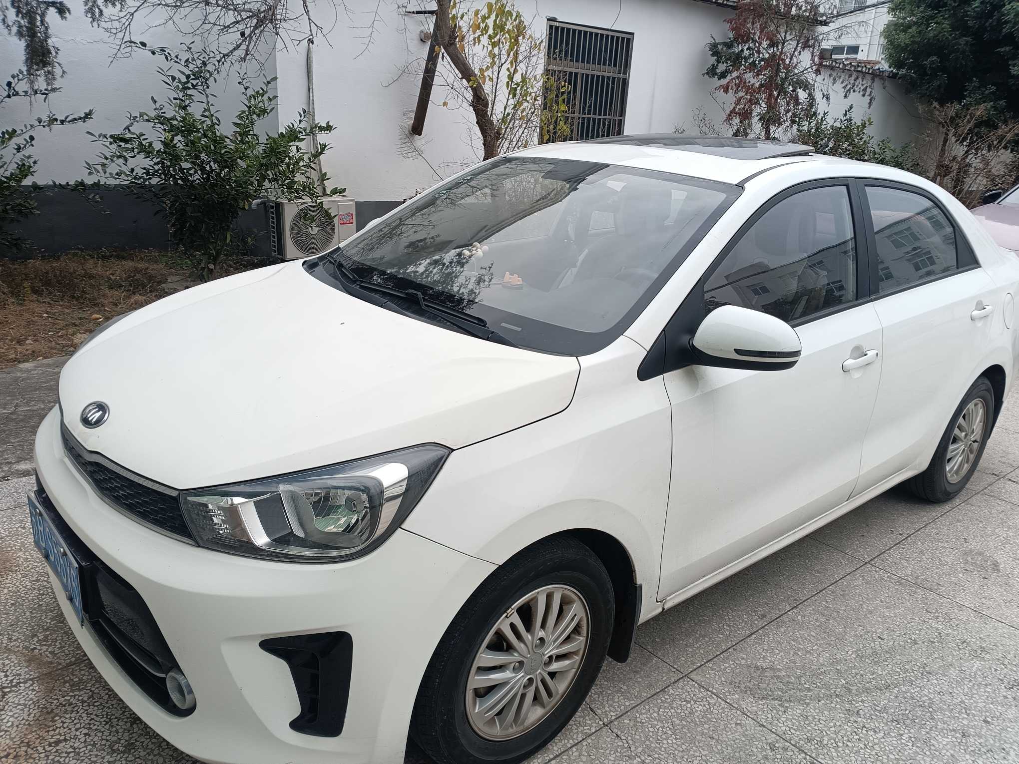 Kia K2 2013 Kia K2 2013 car image