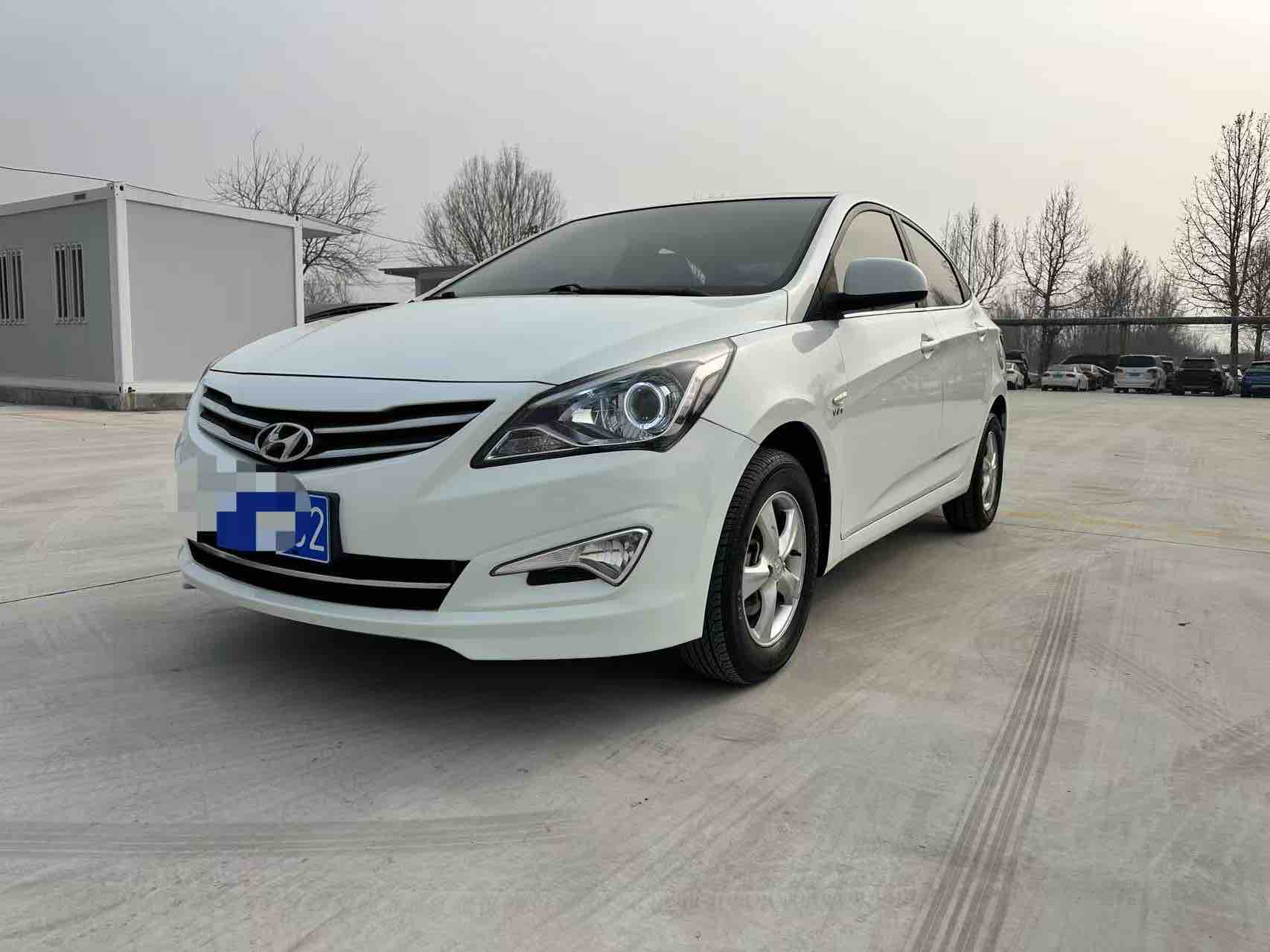 Hyundai Reina 2015 car image 