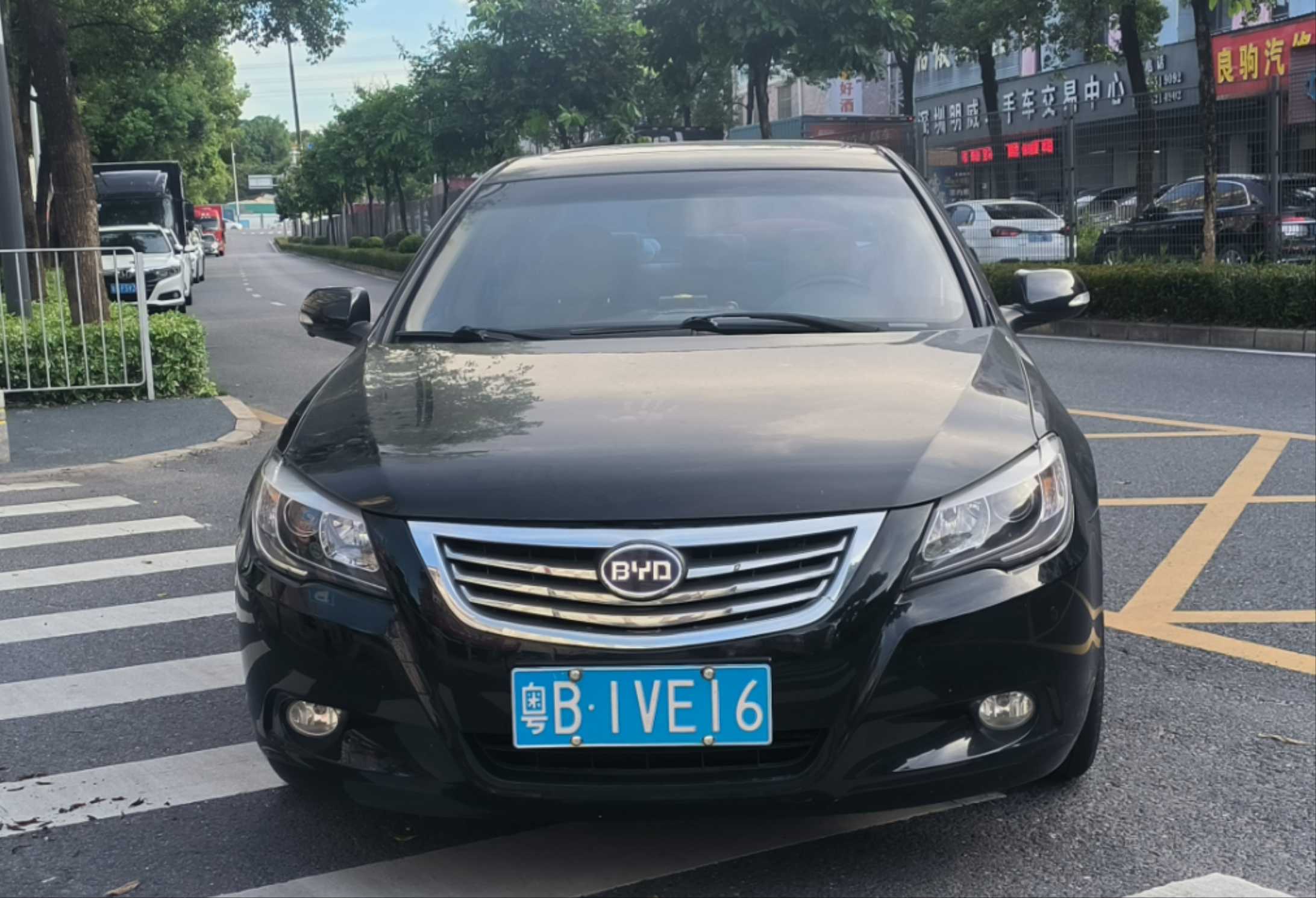 BYD G6 2013 car image 