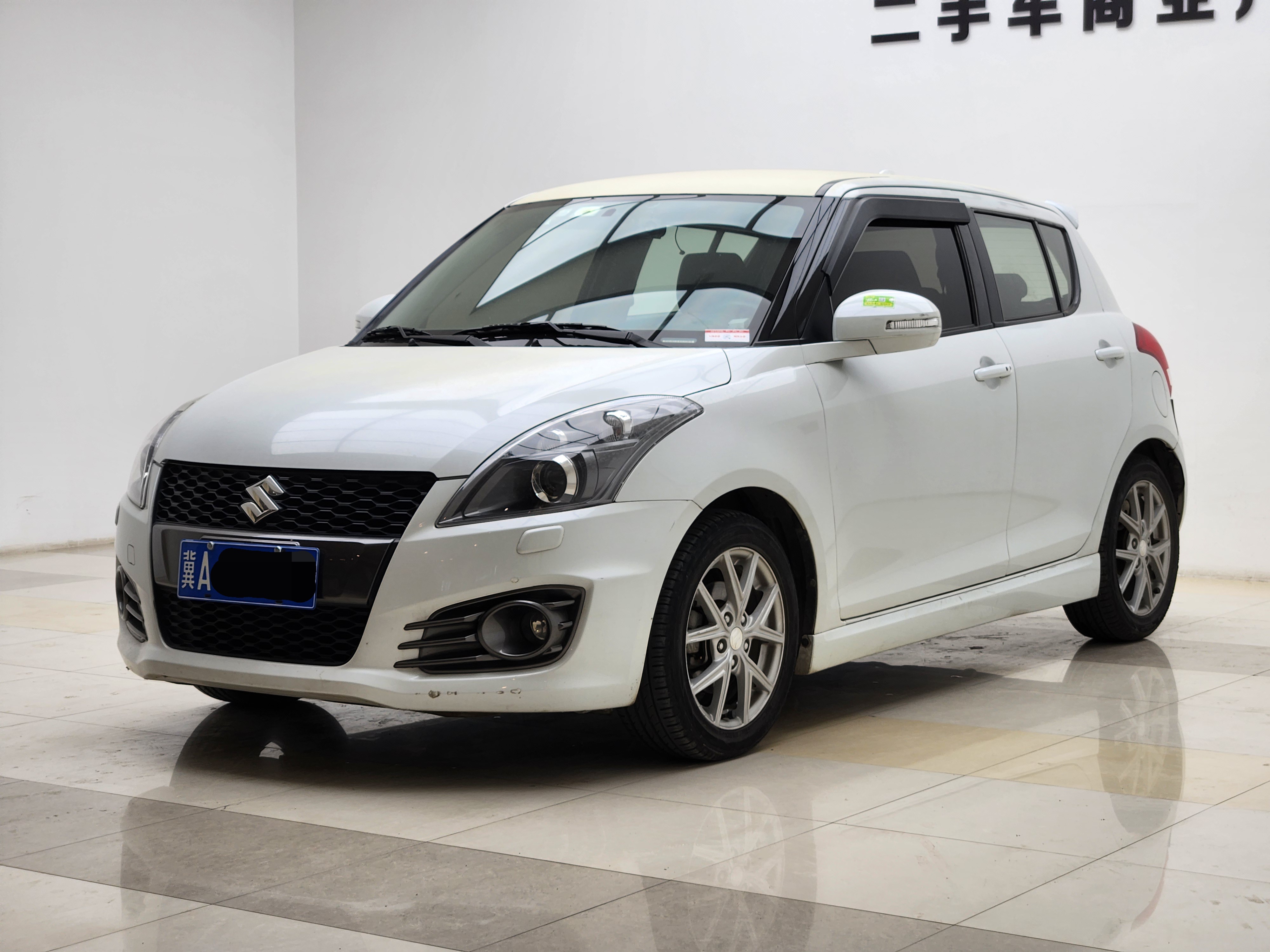 Suzuki Swift Sport 2015 汽车图片 