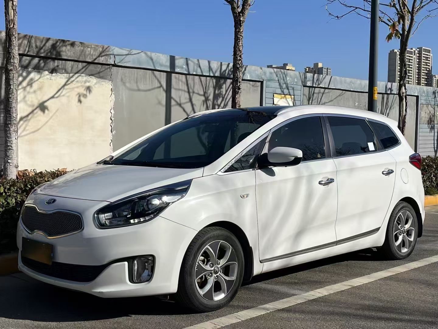 Kia Carens 2015 汽车图片 