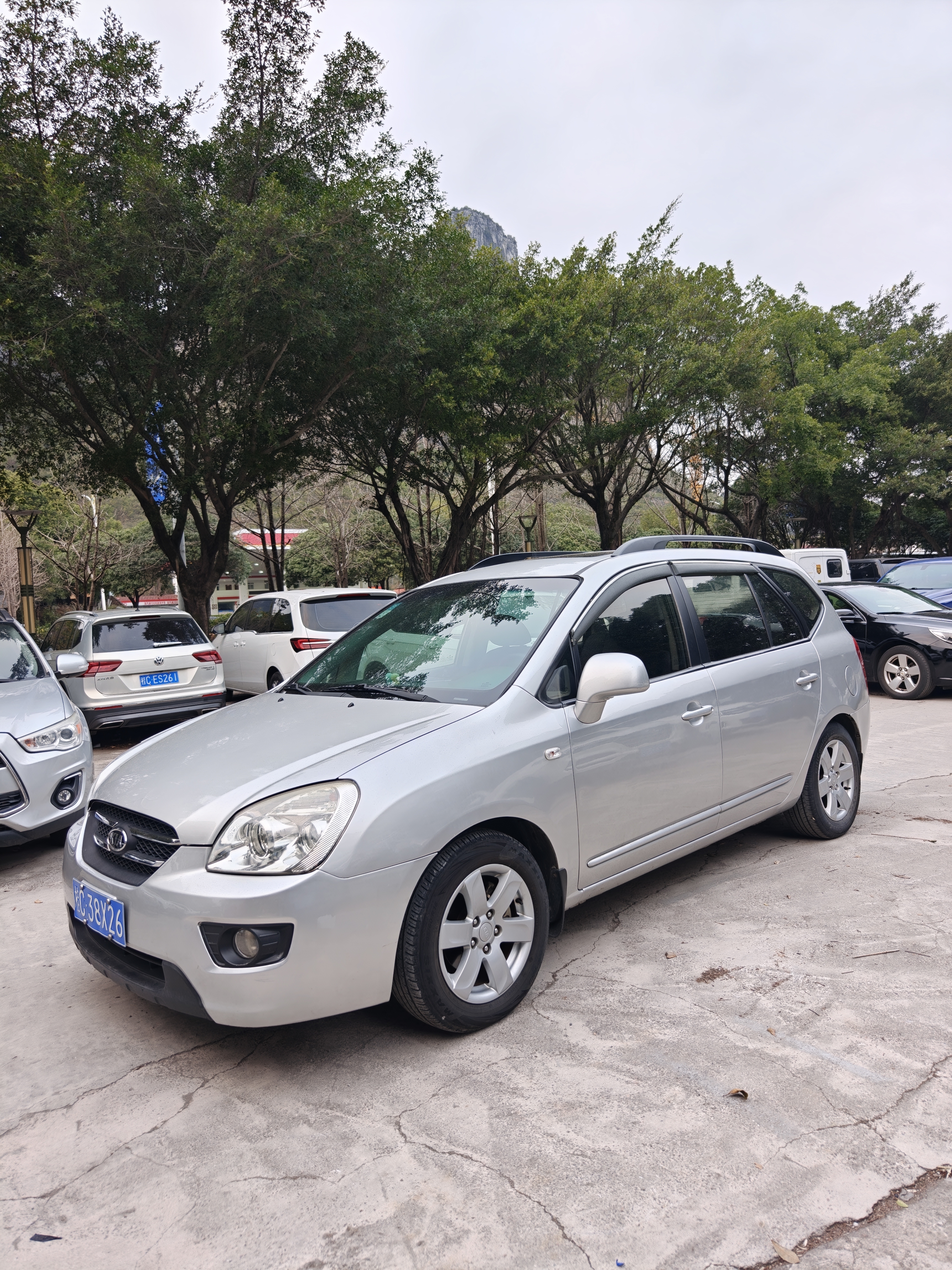 Kia Carens 2009 汽车图片 