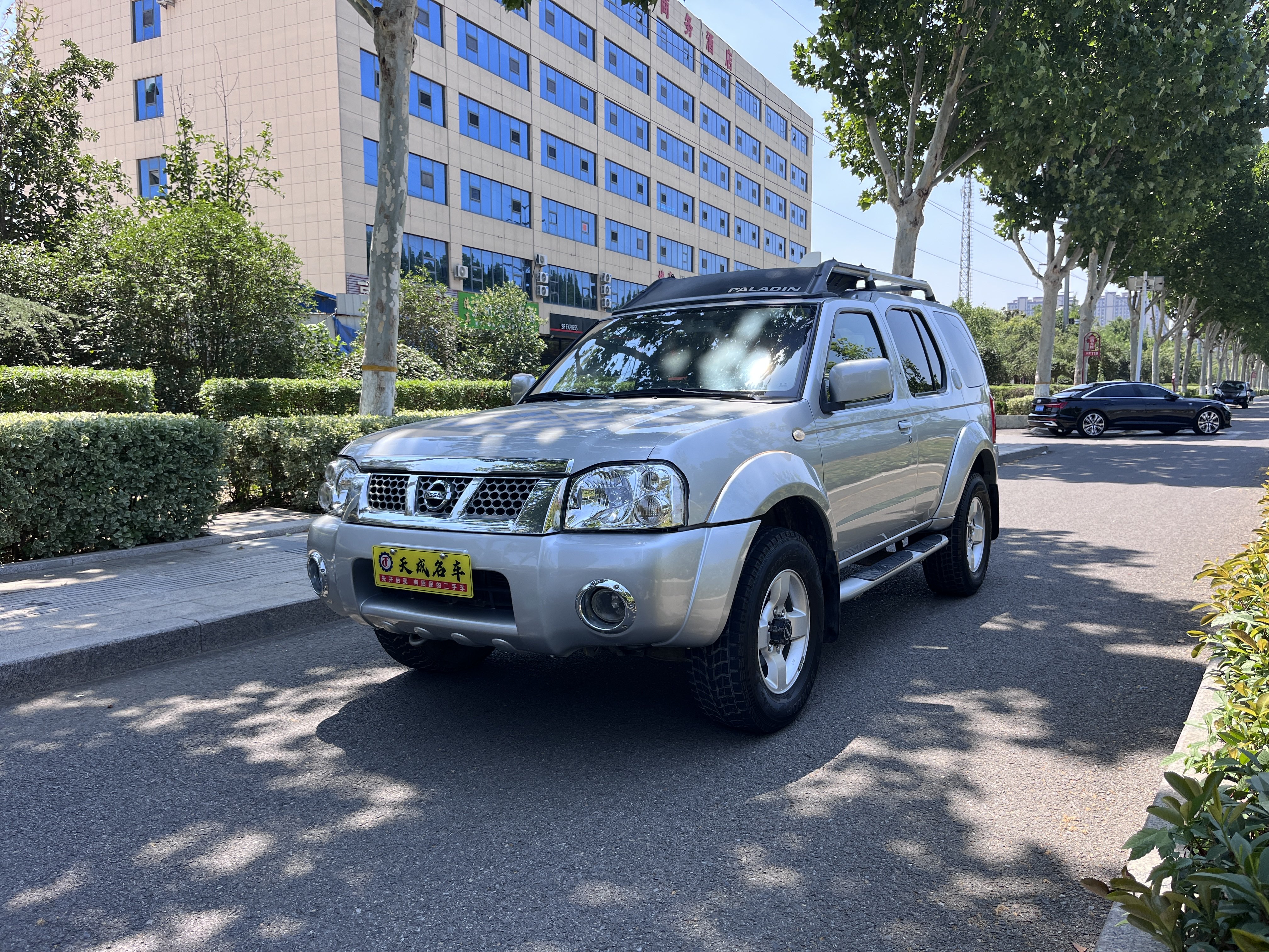 Nissan Paladin 2014 汽车图片 