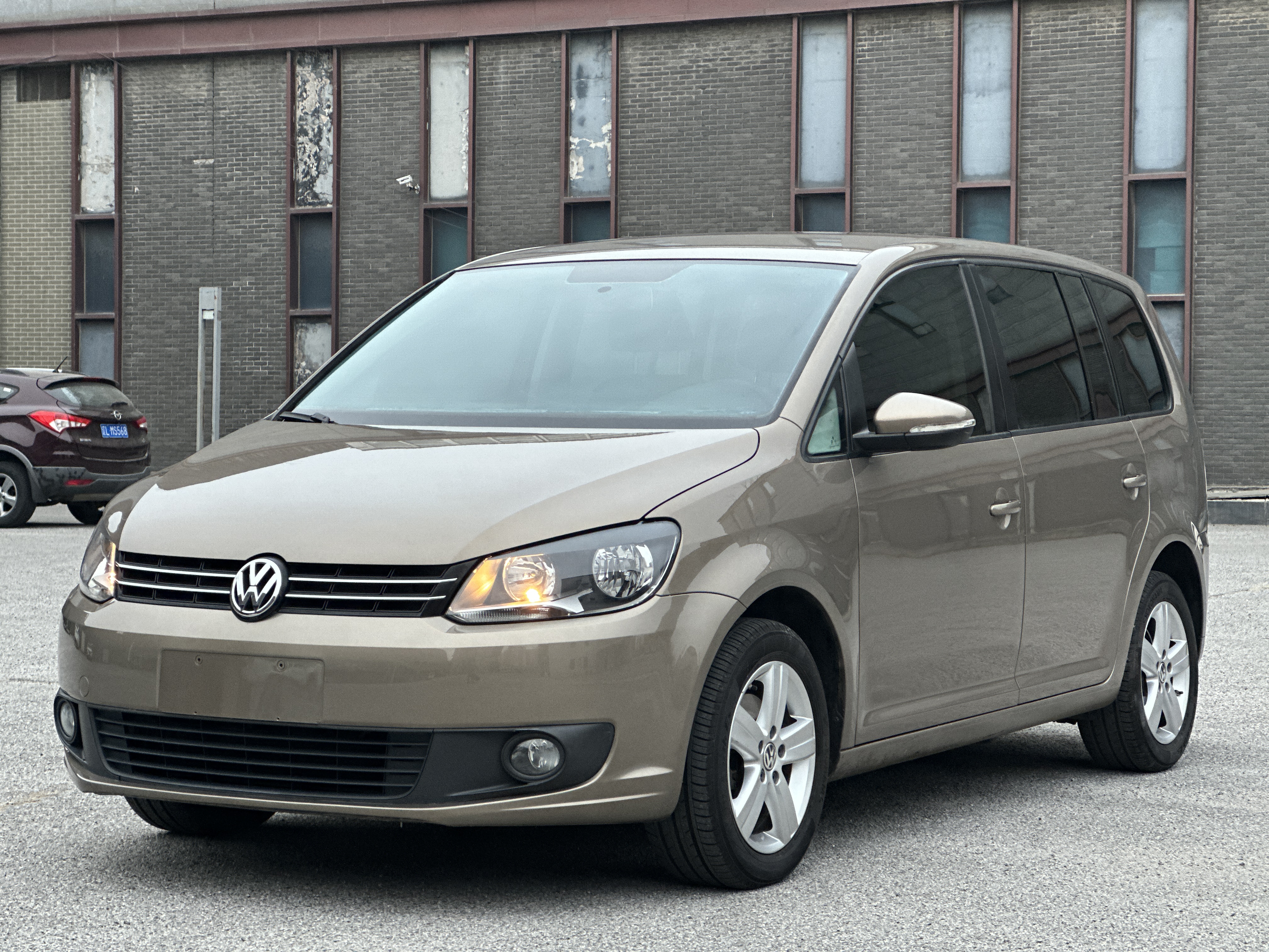 Volkswagen Touran 2015 car image 