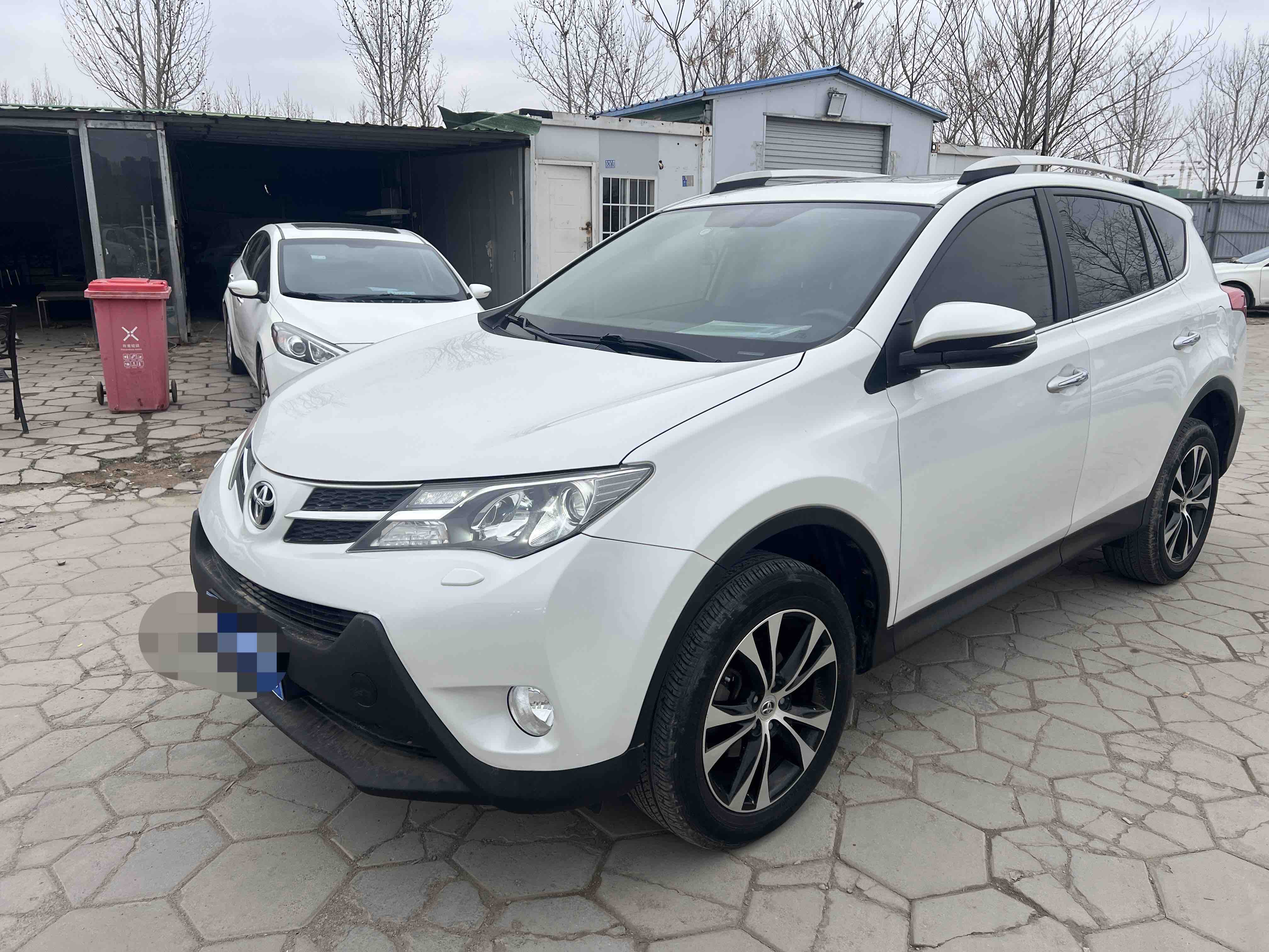Toyota RAV4 2015 car image 