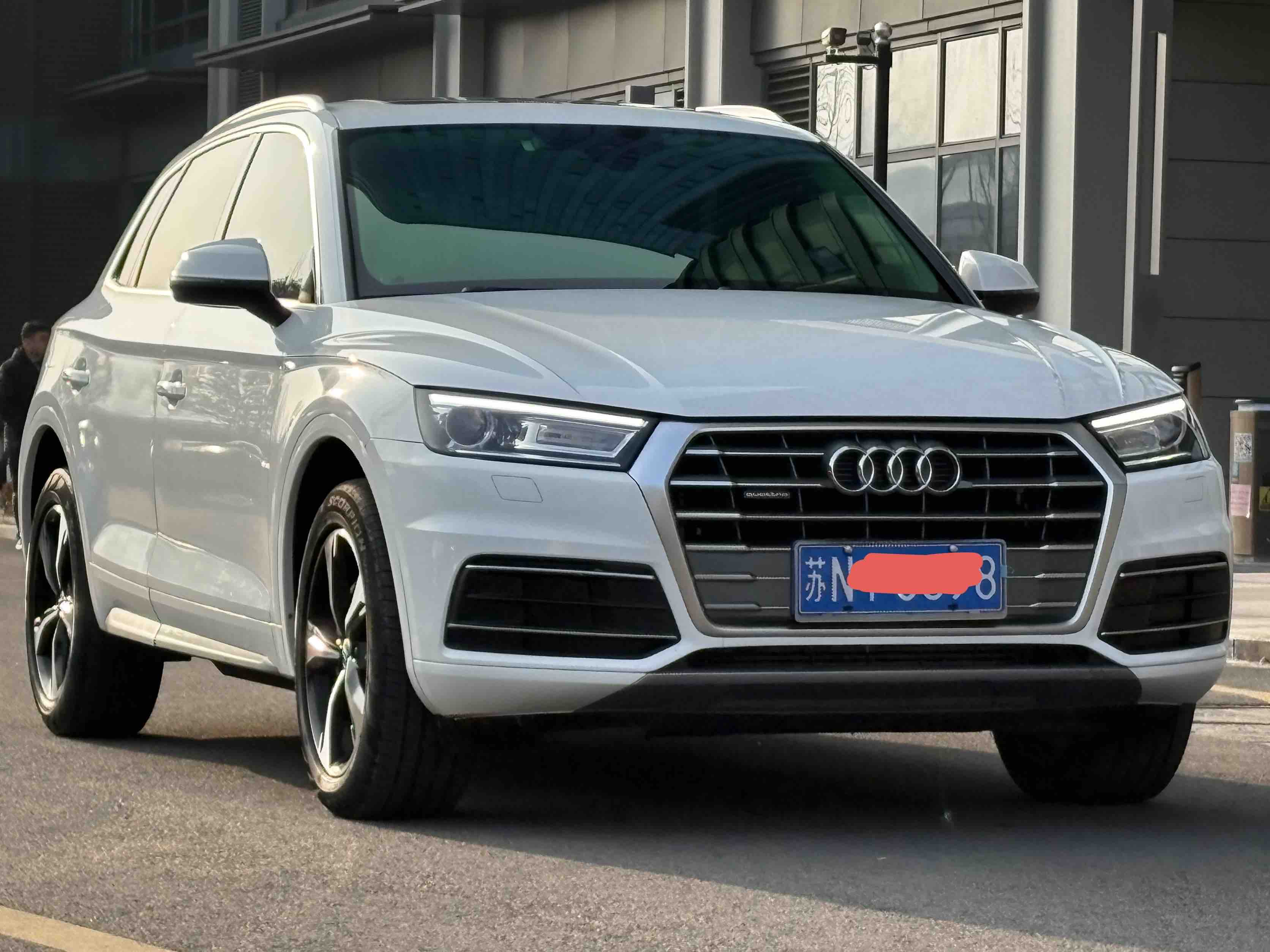 Audi Q5L 2020 car image 
