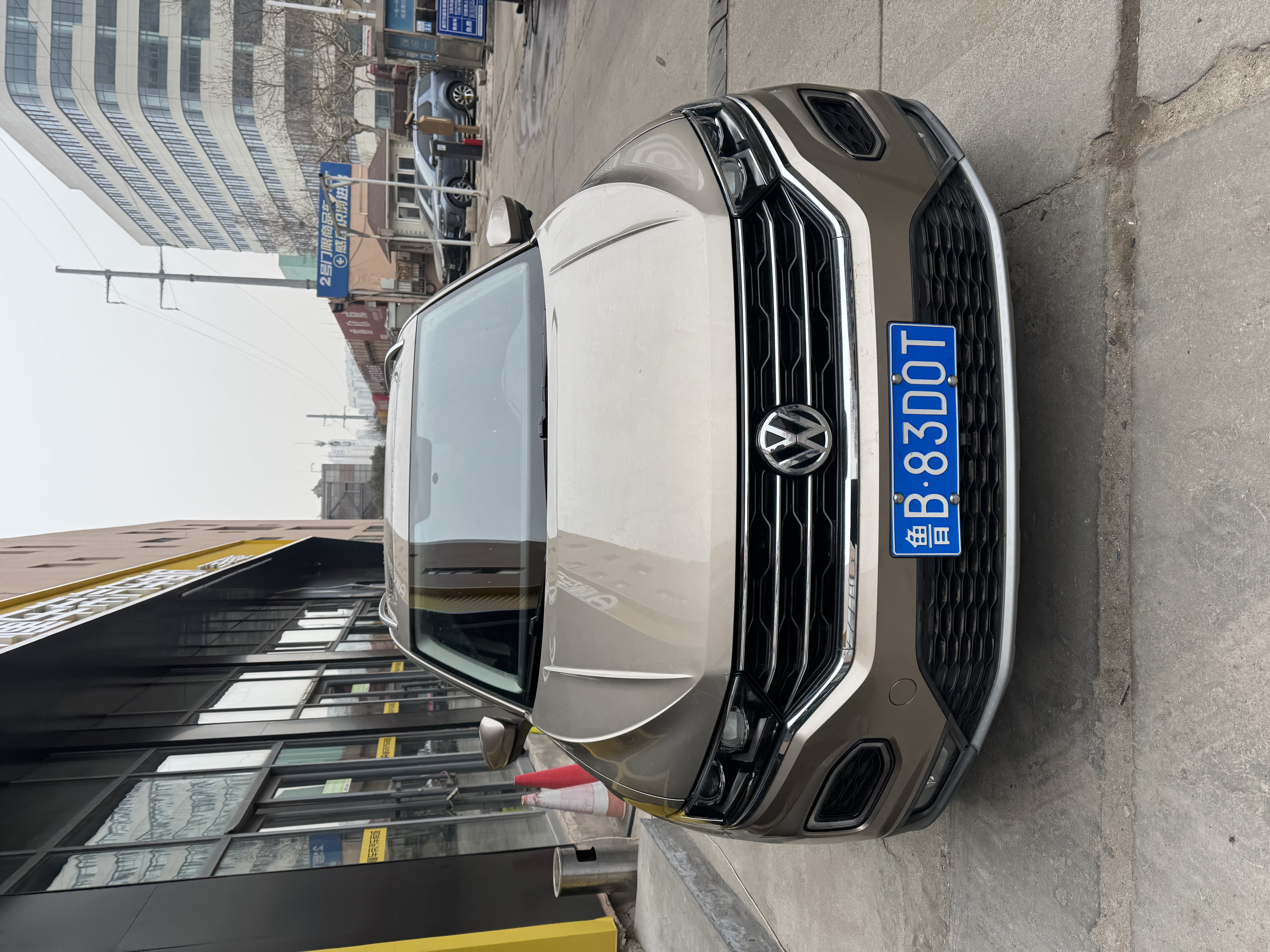 Volkswagen T-Roc 2019 Volkswagen T-Roc 2019 car image