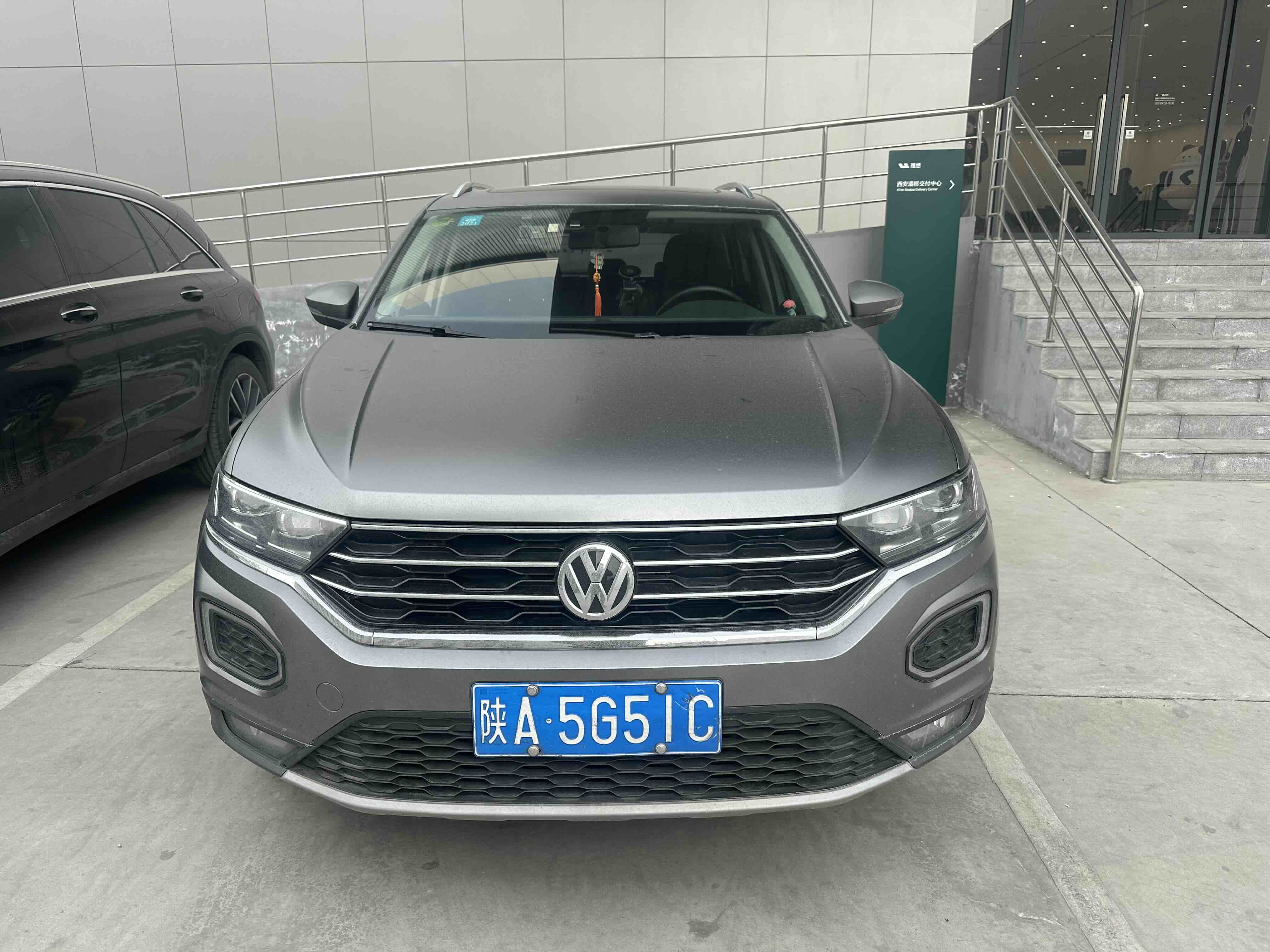 Volkswagen T-Roc 2019 car image 