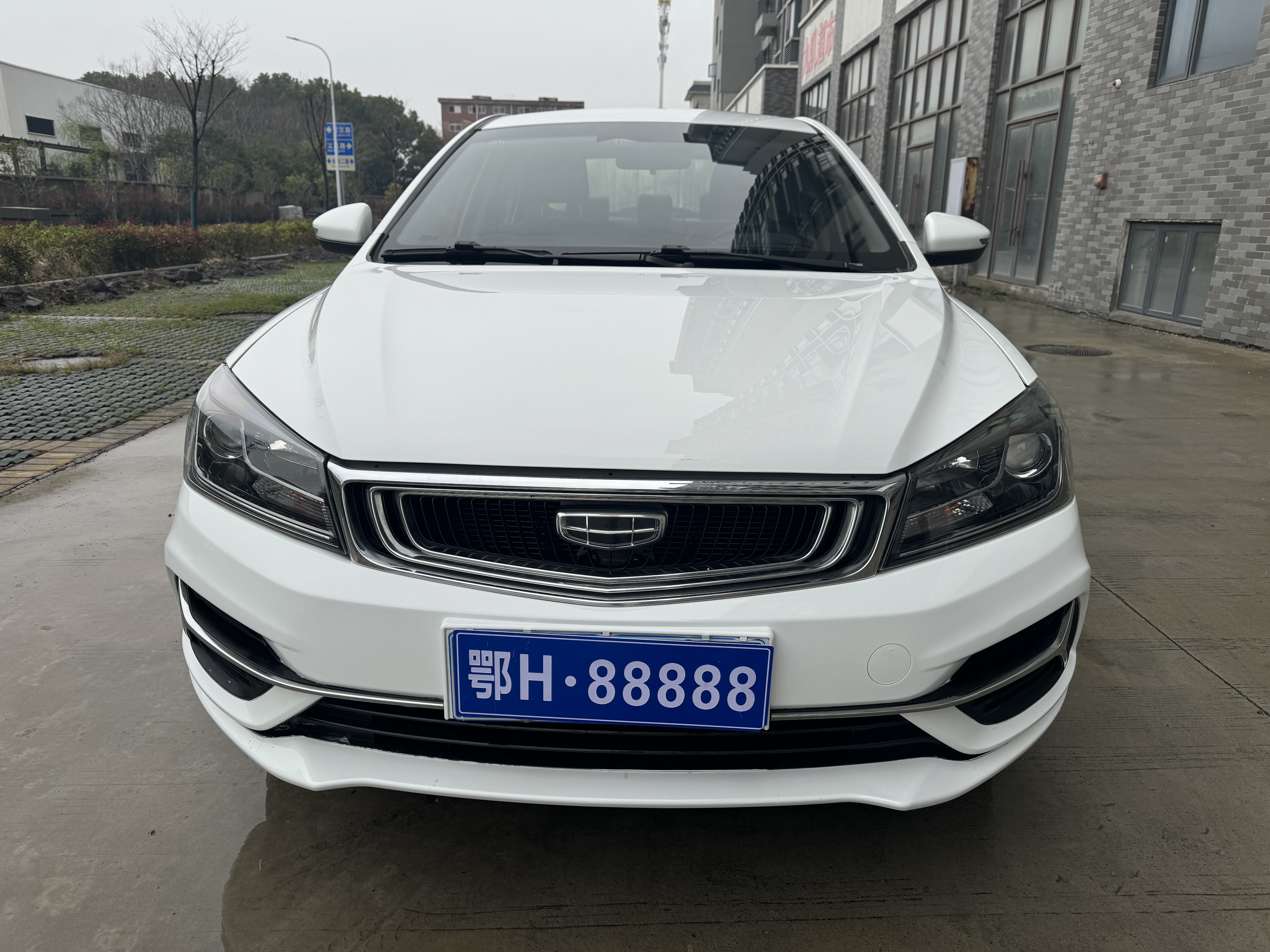 GEELY Emgrand 2019 car image 