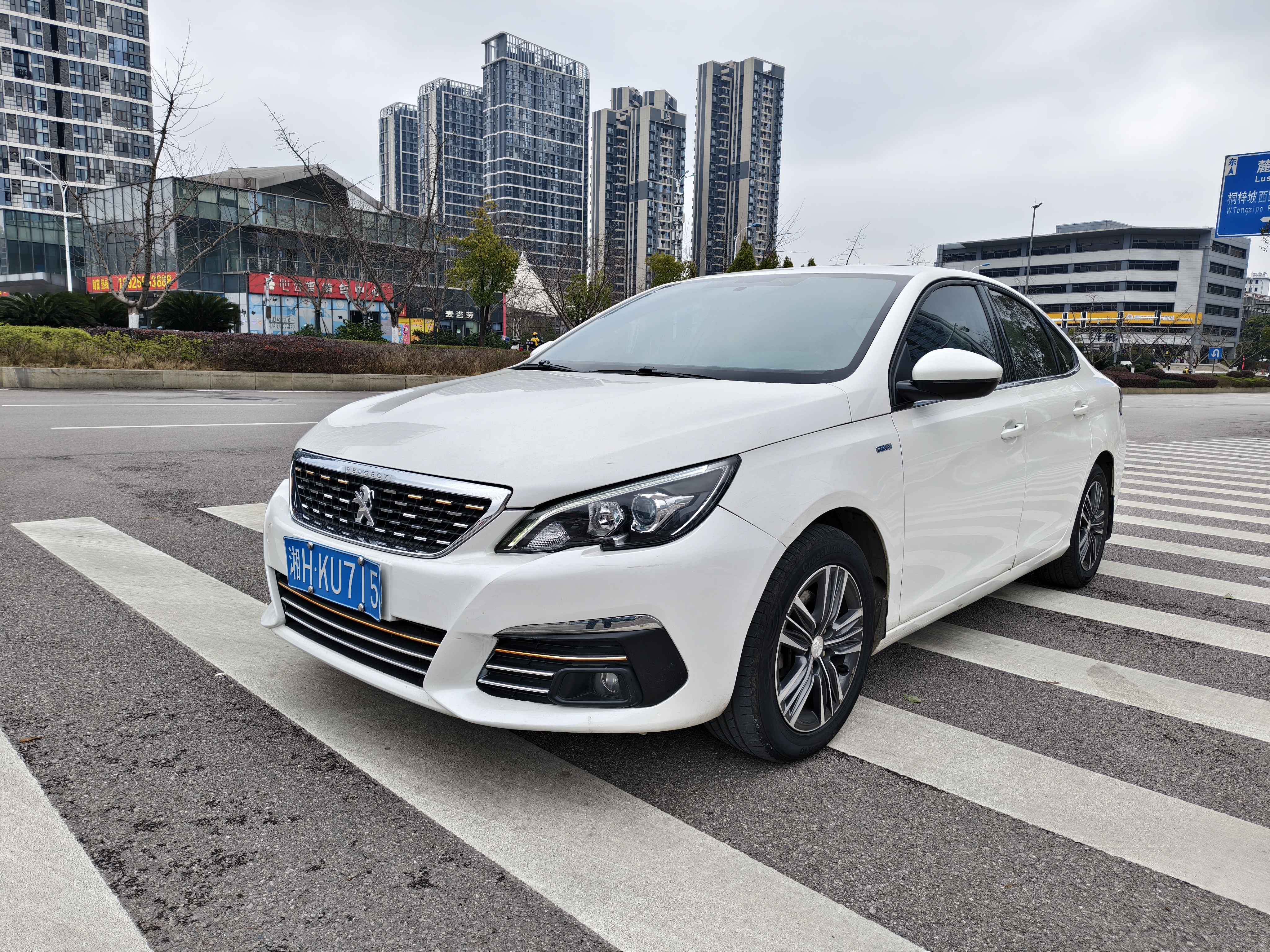 Peugeot 308 2021 汽车图片 
