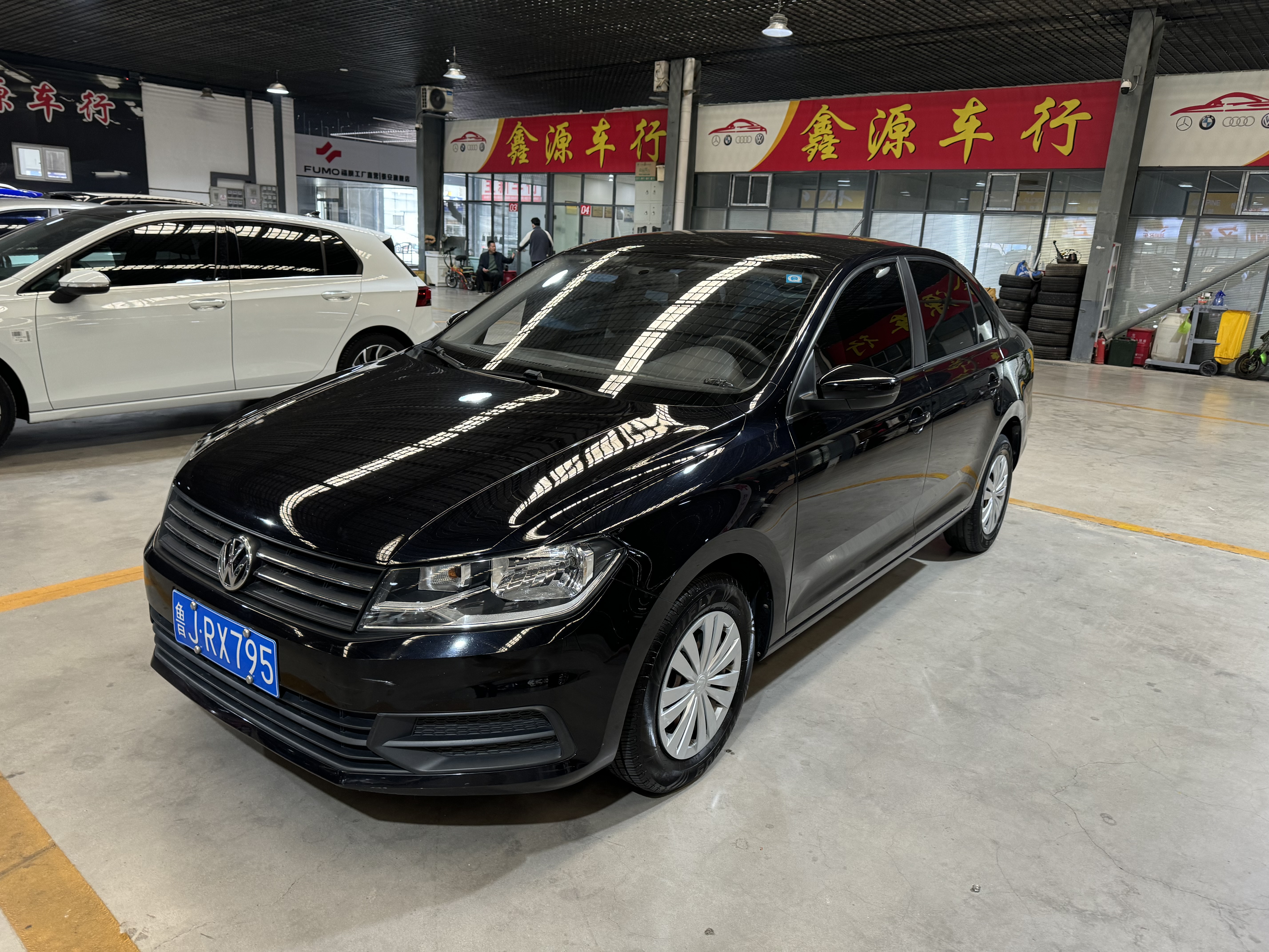 Santana 2019 car image 