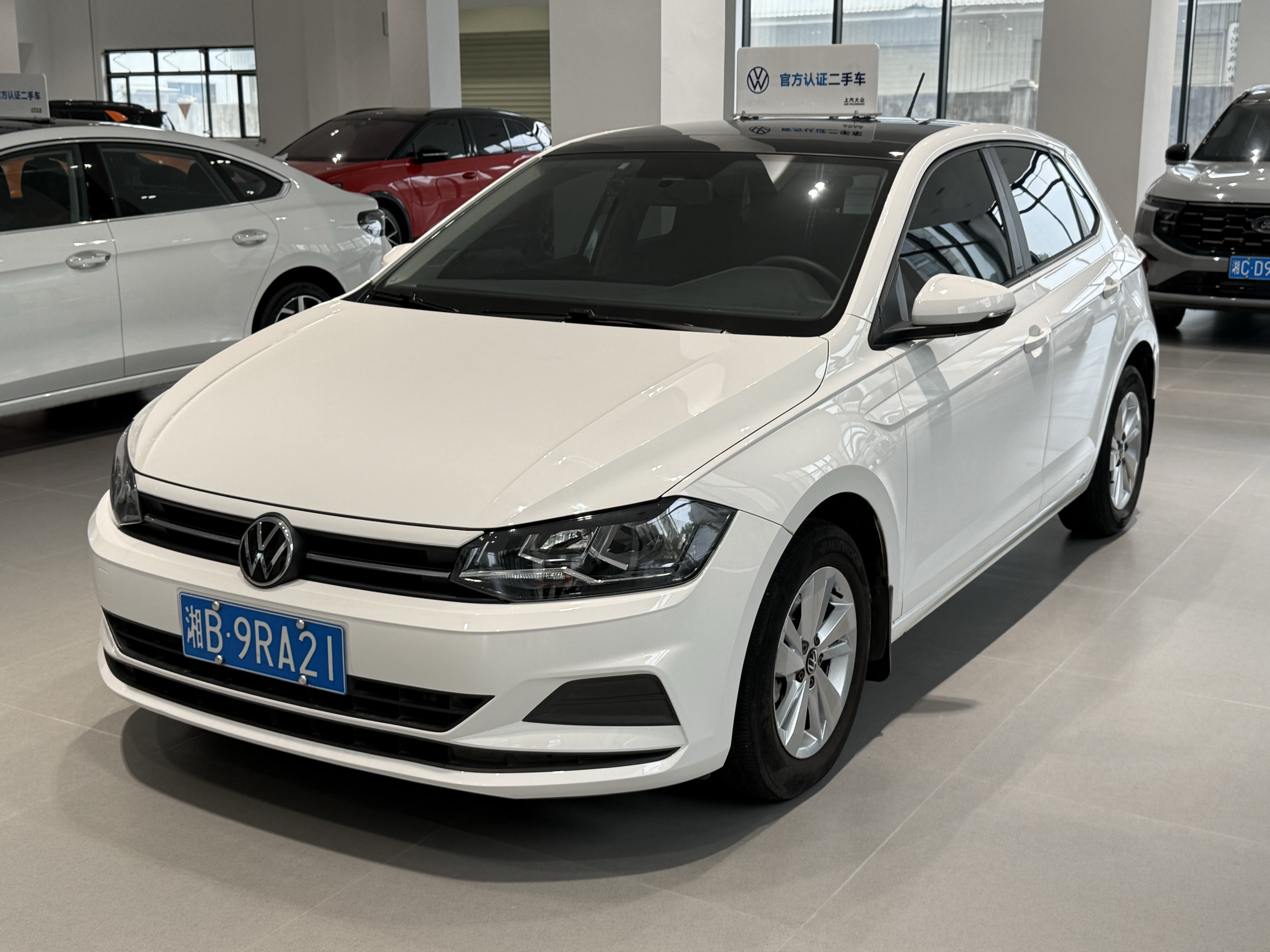 Volkswagen Polo 2021 immagine di auto 