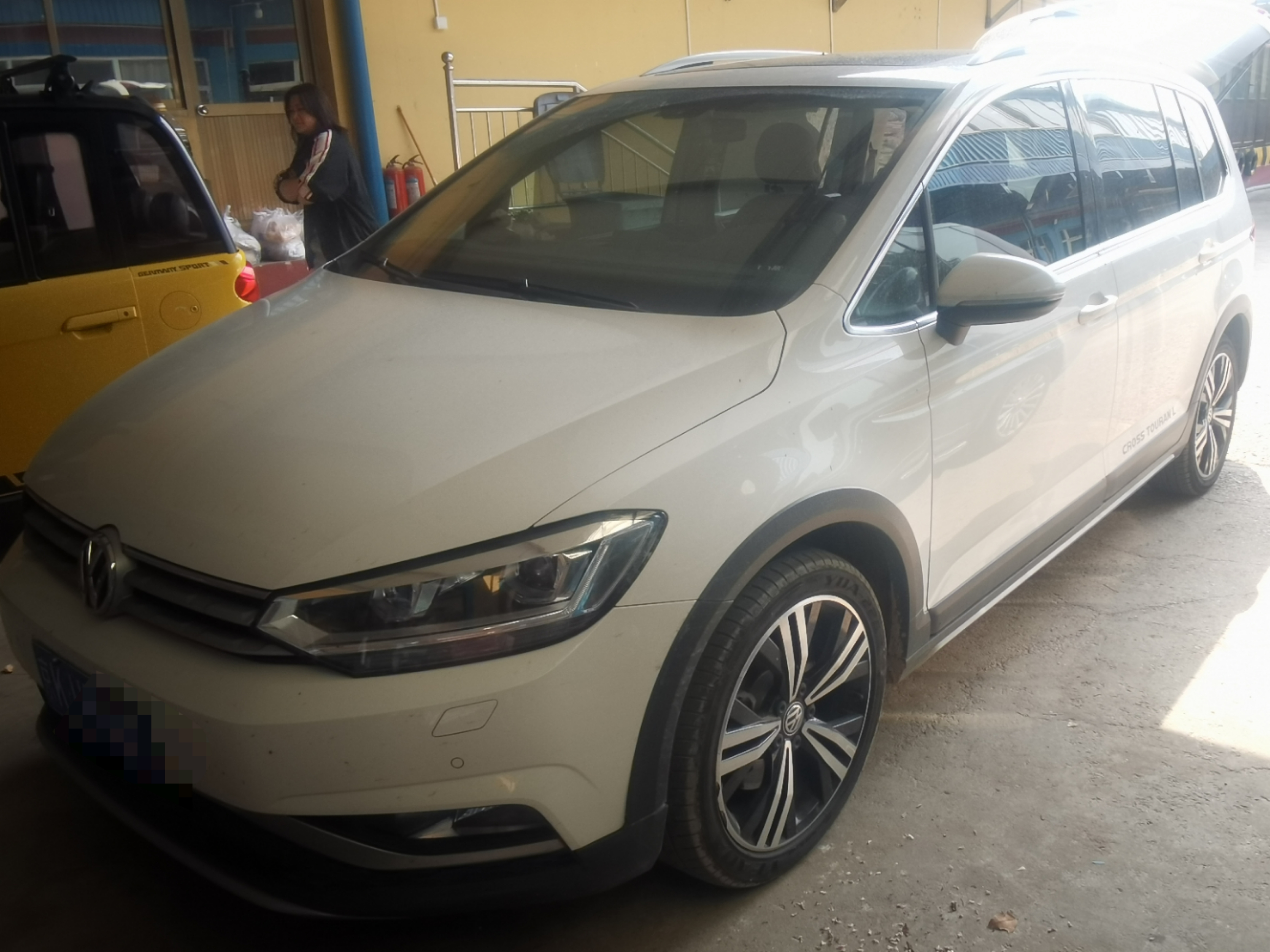 Volkswagen Touran 2020 car image 