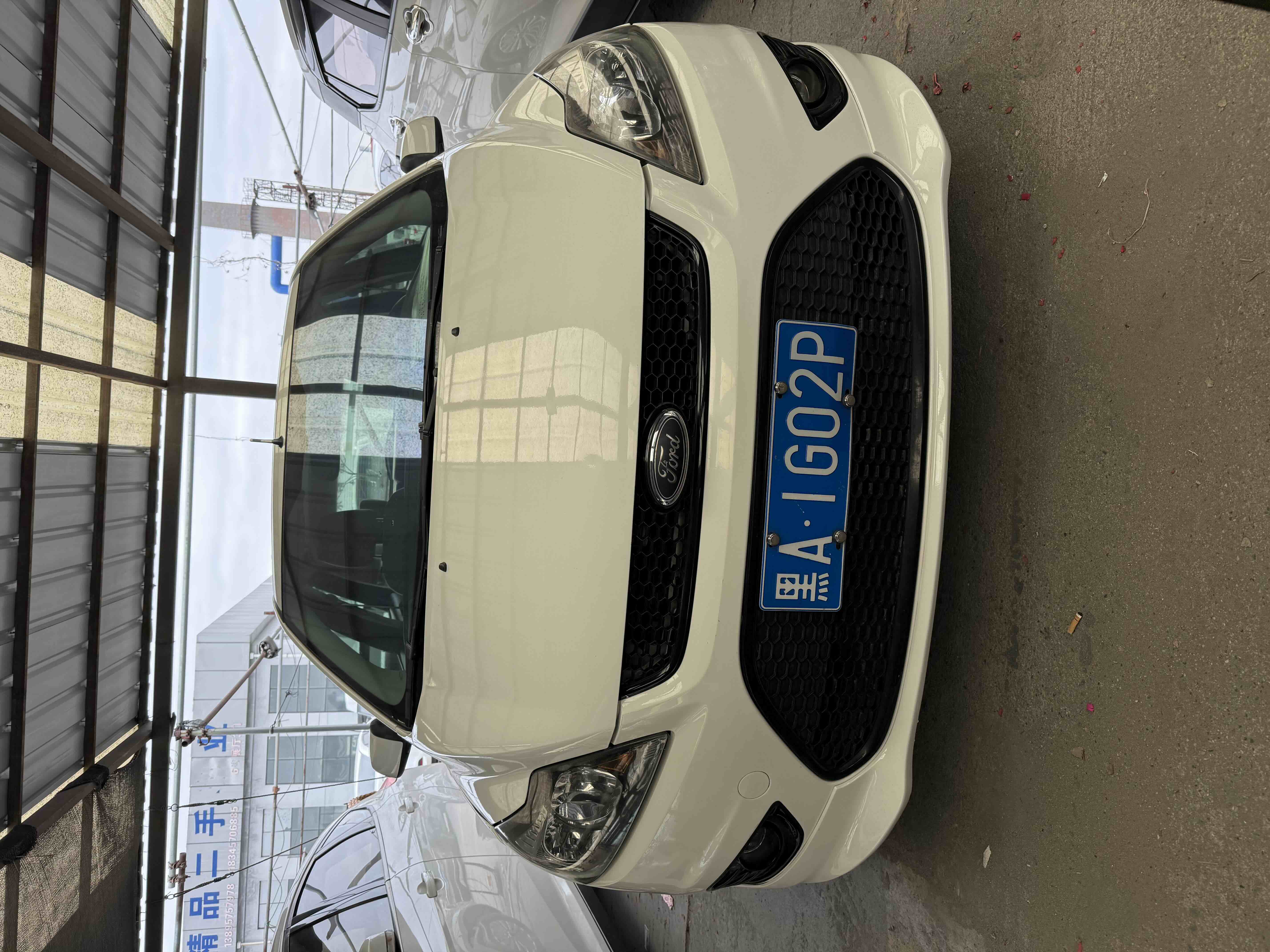 Ford Focus 2014 immagine di auto 