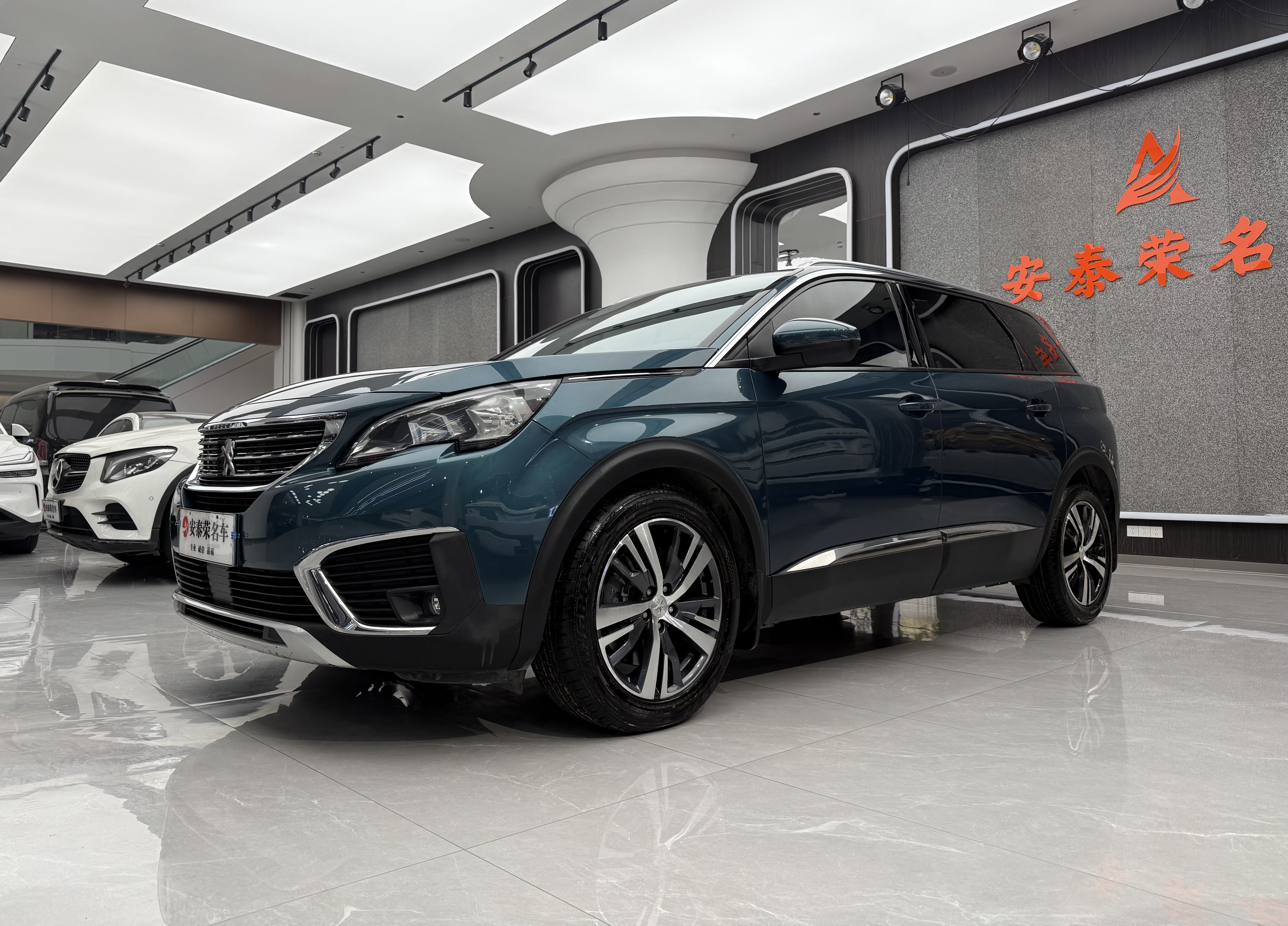 Peugeot 5008 2020 汽车图片 