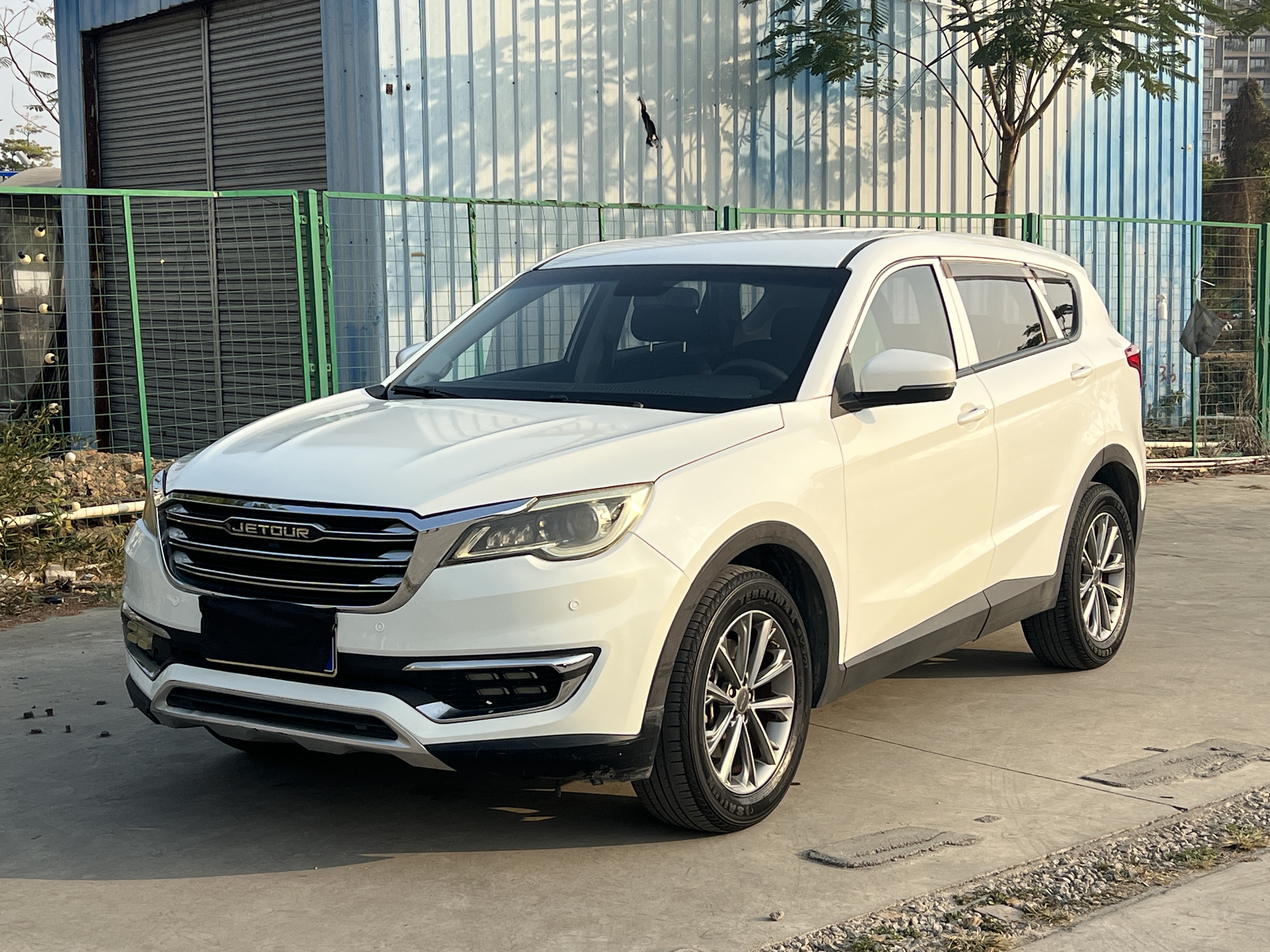 X70 2019 car image 