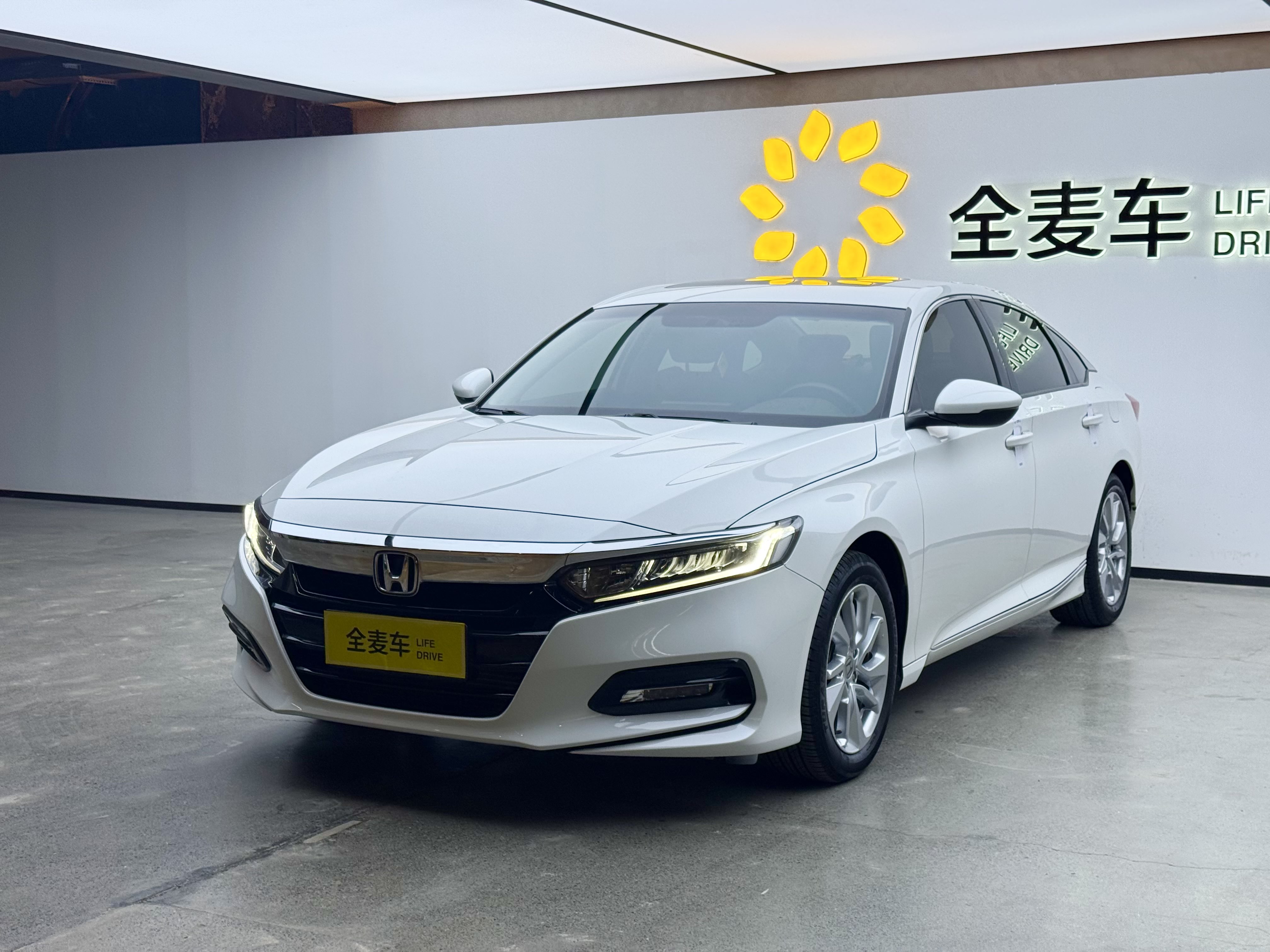 Honda Accord 2019 car image 