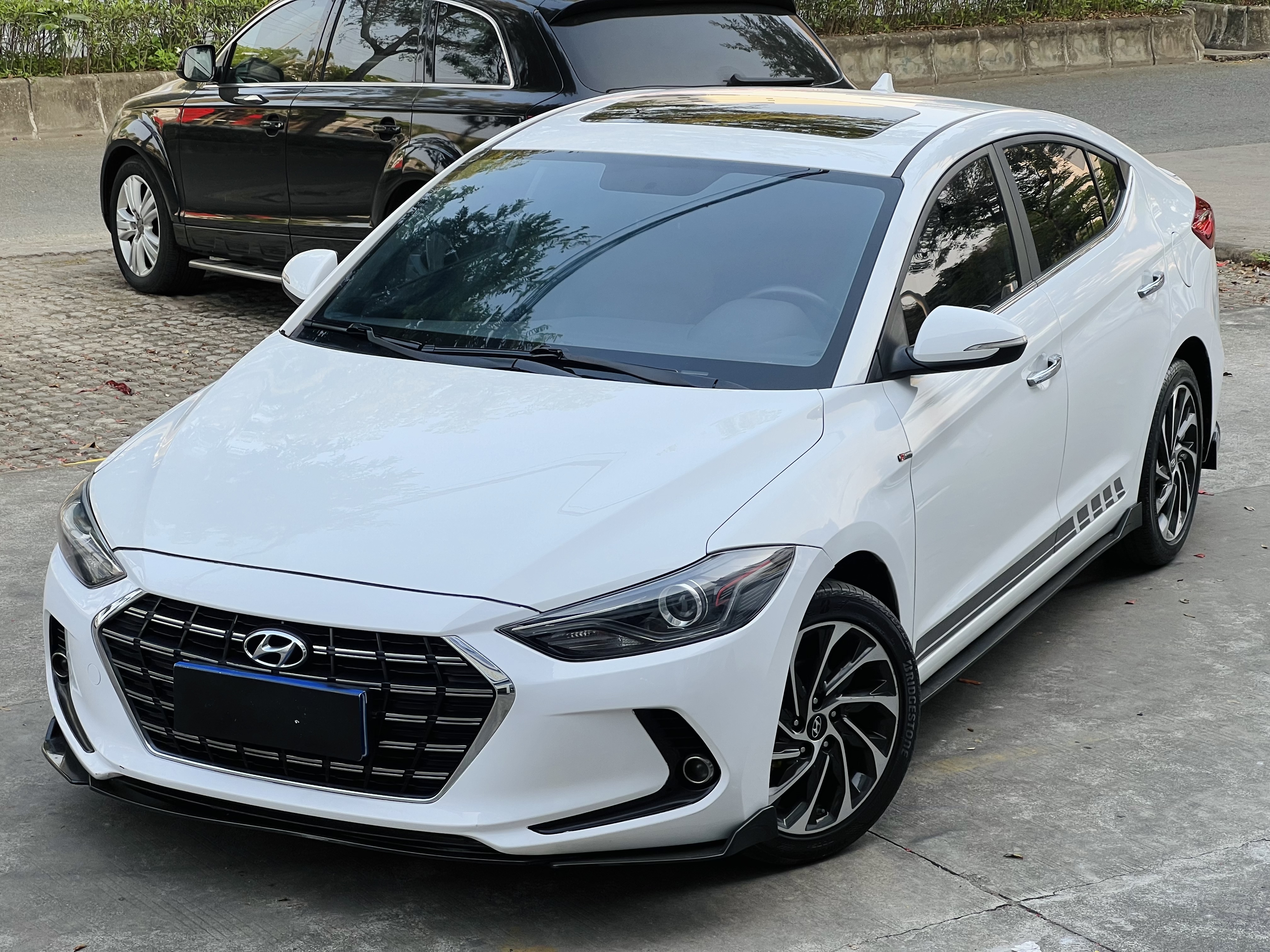 Hyundai Elantra AD 2019 immagine di auto 