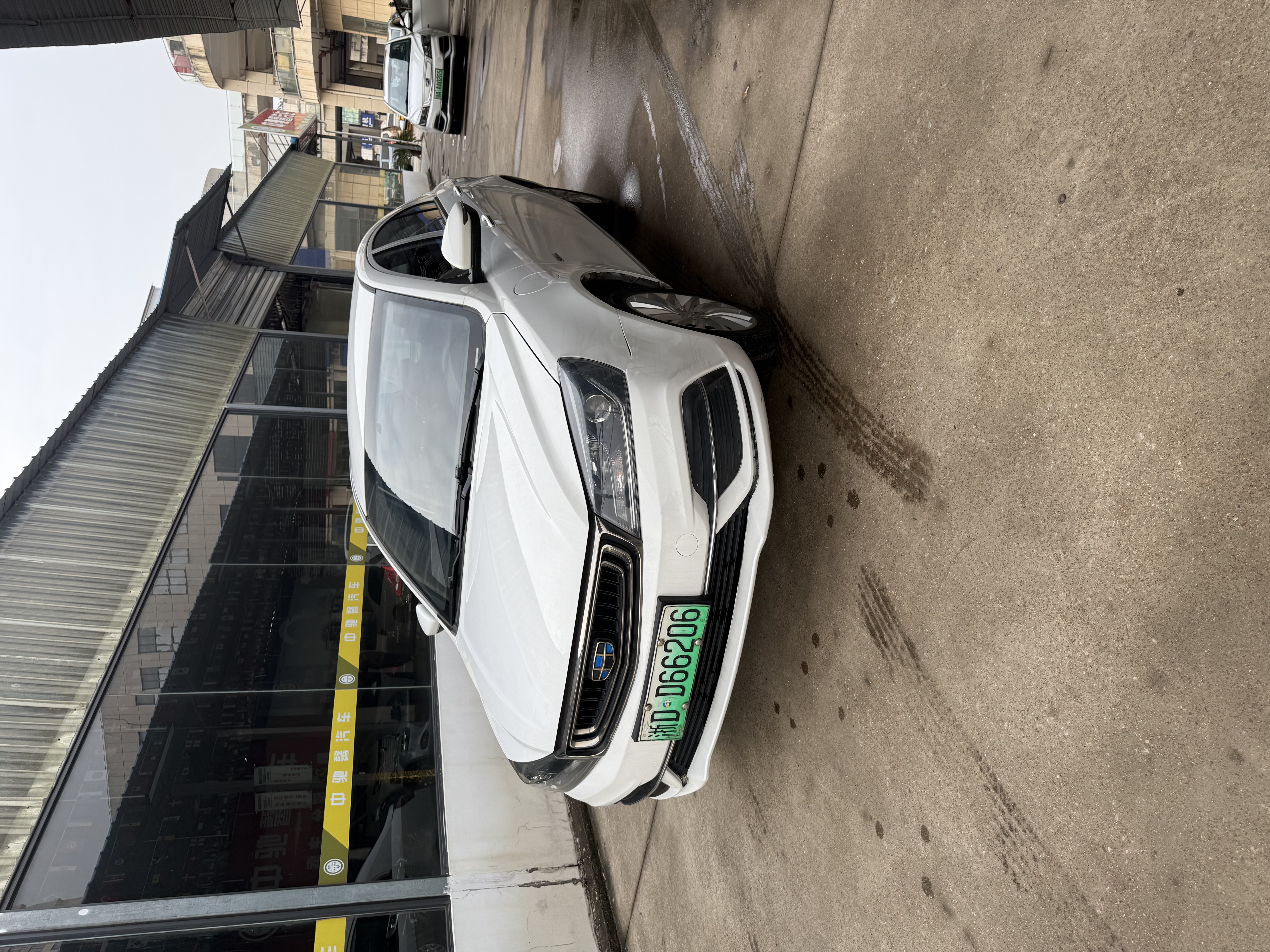 GEELY Emgrand New Energy 2019 immagine di auto 