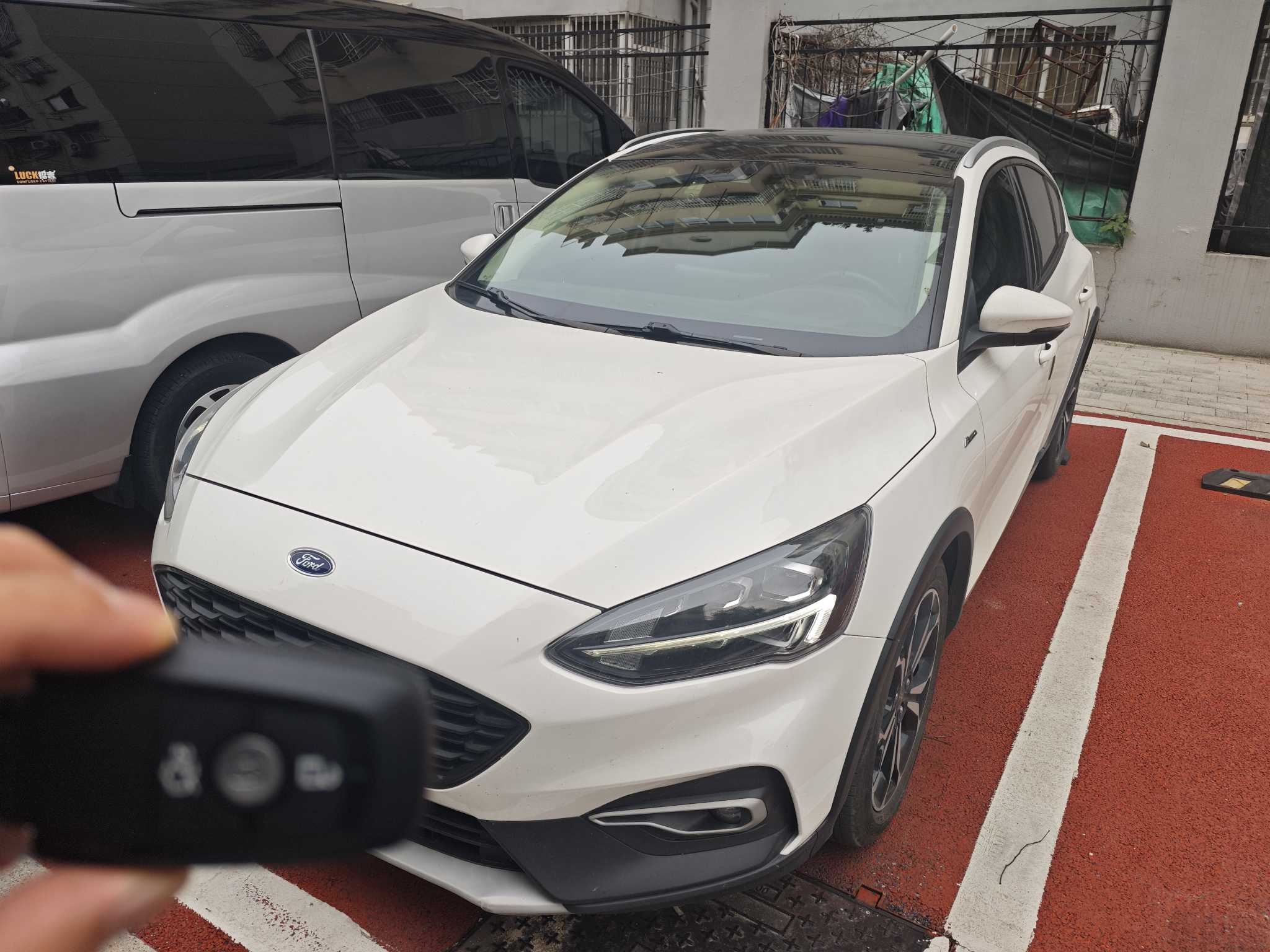 Ford Focus Active 2019 car image 
