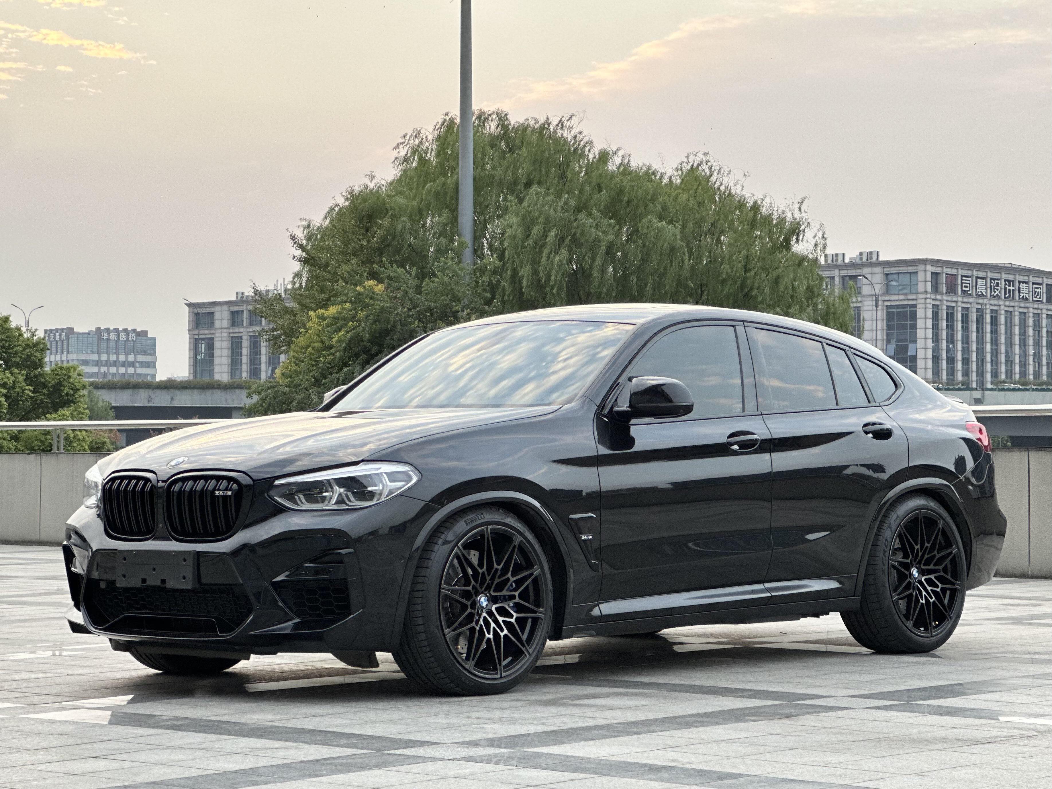 BMW X4 M 2020 BMW X4 M 2020 car image