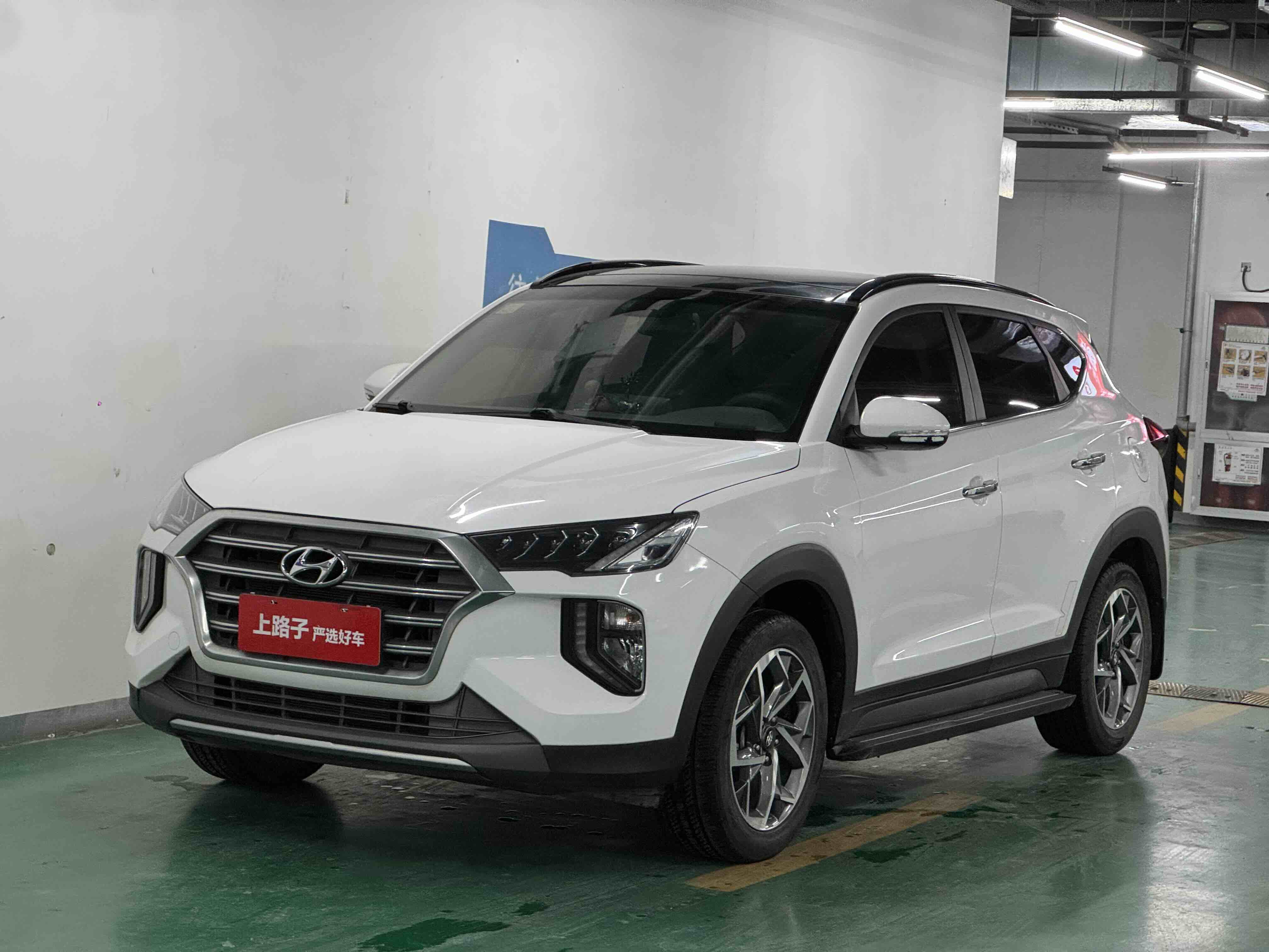 Hyundai Tucson 2019 car image 