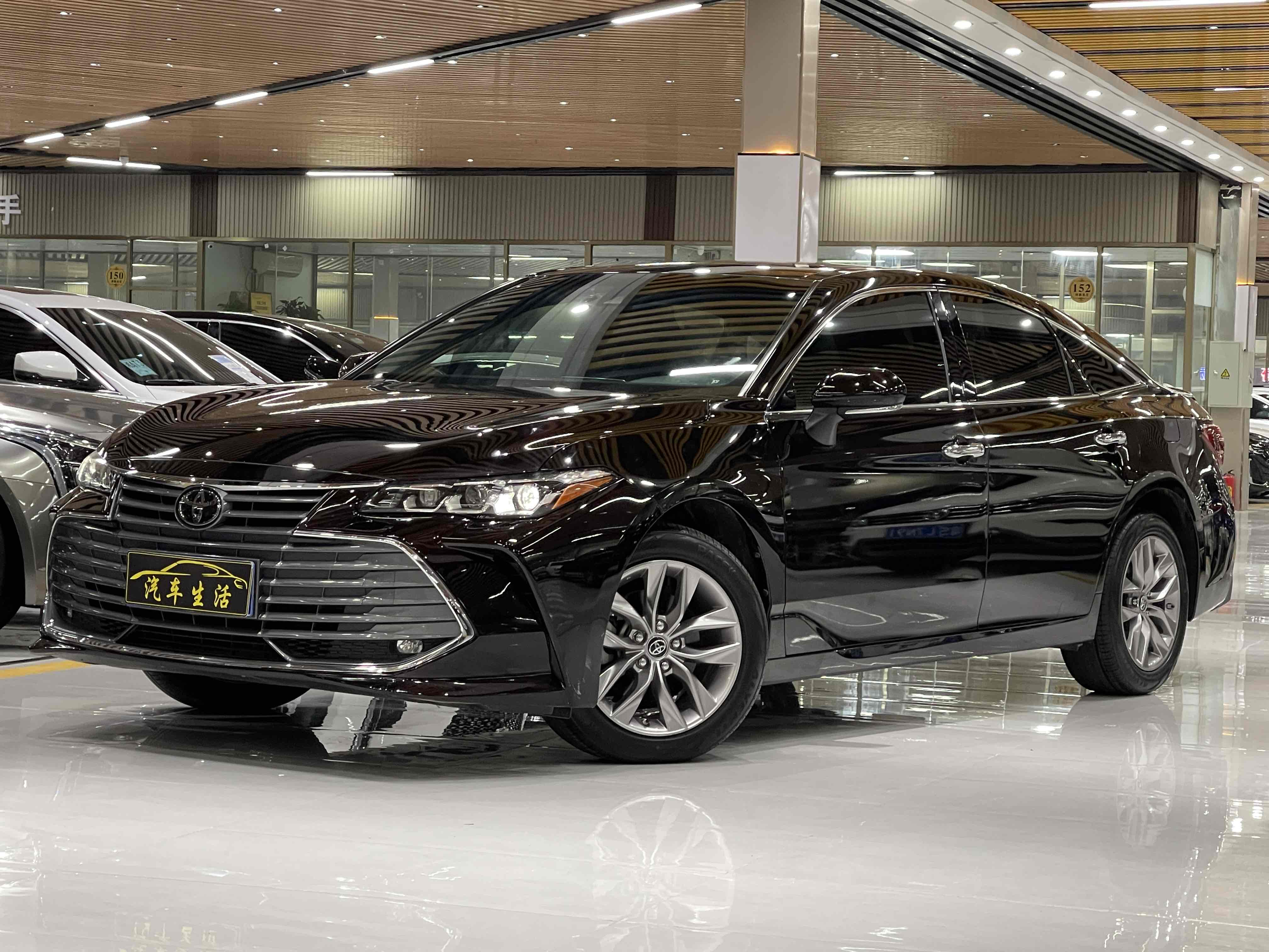 Toyota Avalon 2020 car image 
