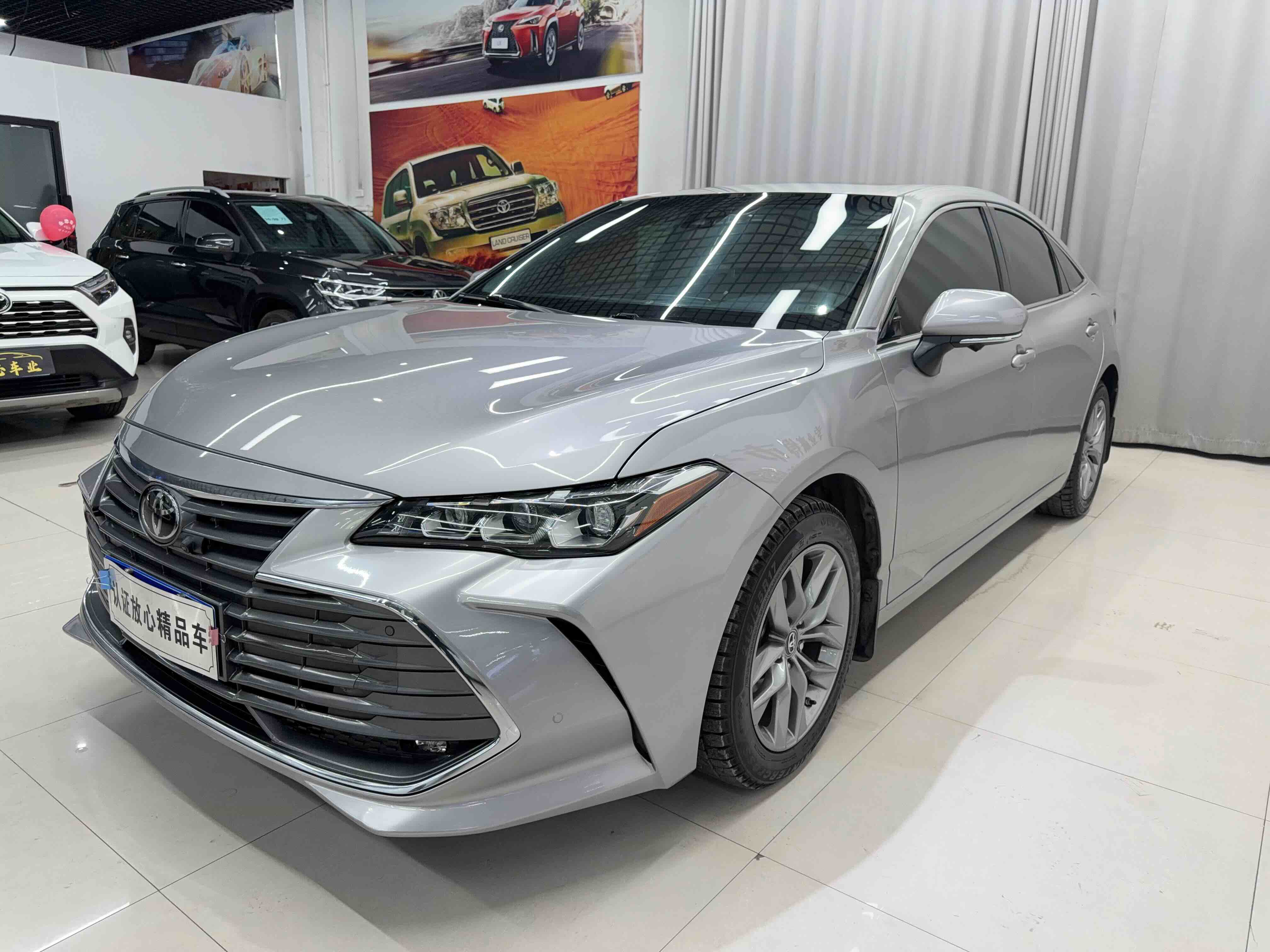 Toyota Avalon 2021 car image 