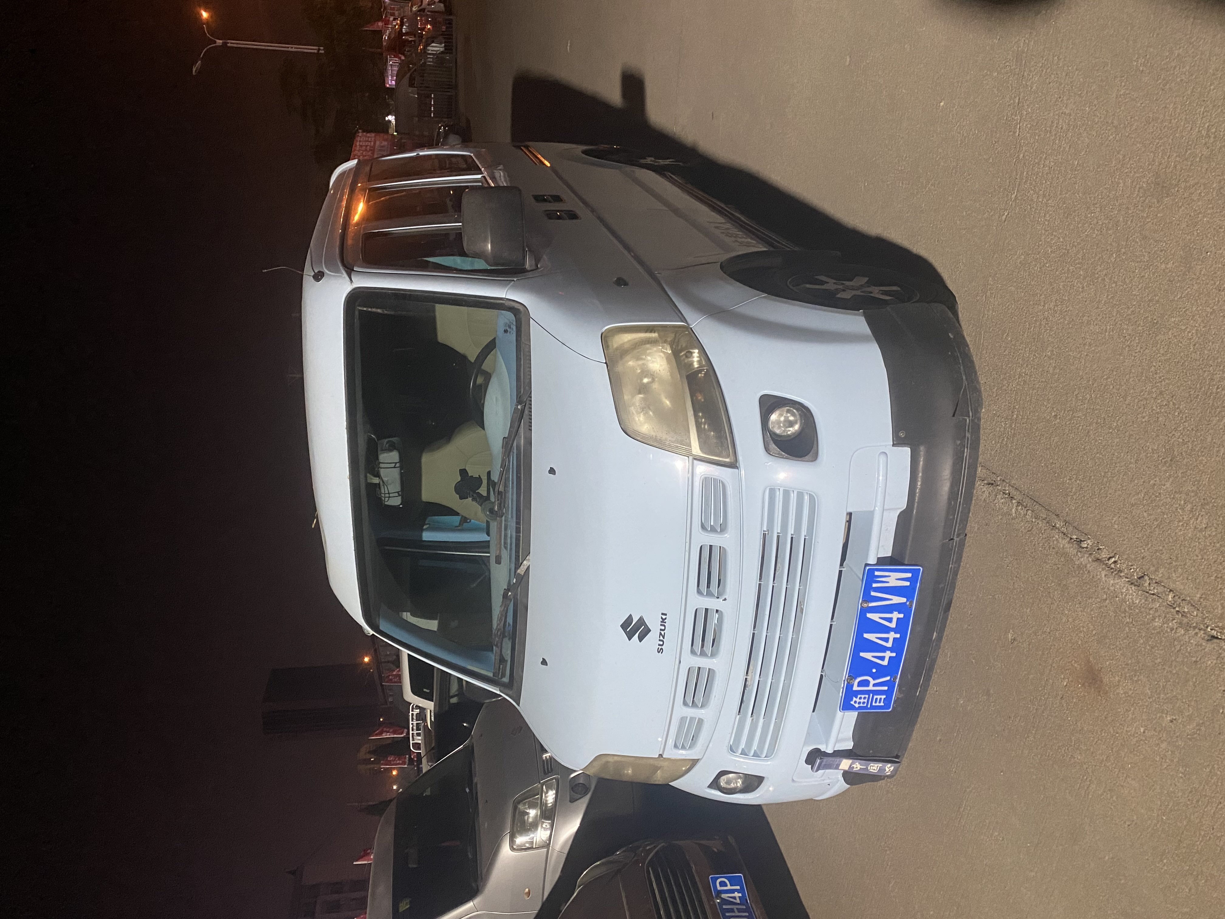 Suzuki Landy 2010 immagine di auto 